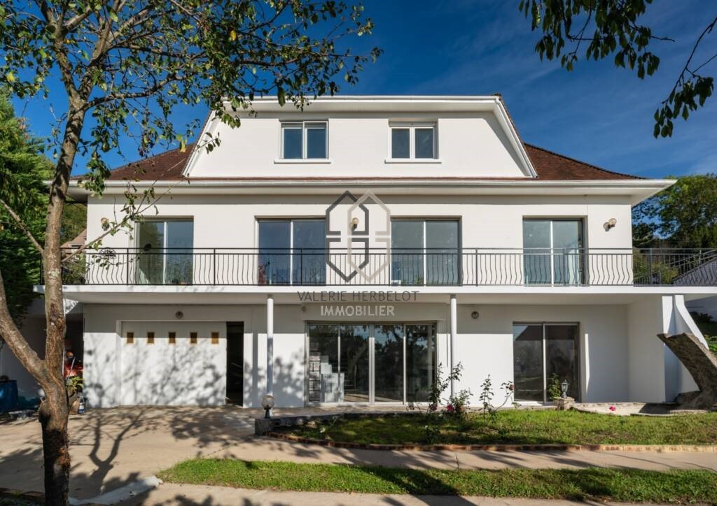 Maison à vendre à Chennevieres sur marne, 16 m², 8 pièces – photo 1 sur 11