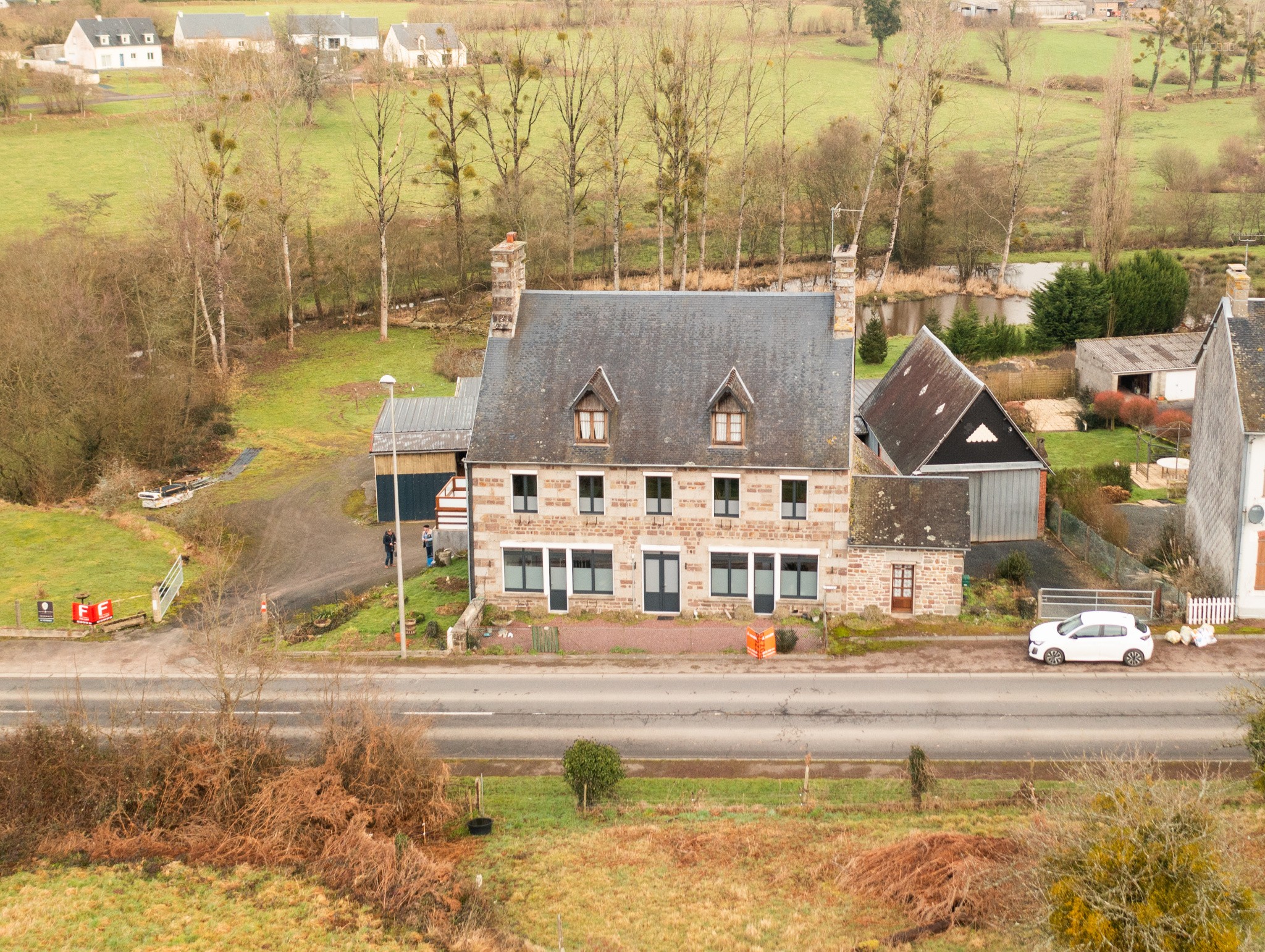 Maison à vendre à Hambye, 190 m², 8 pièces – photo 1 sur 20