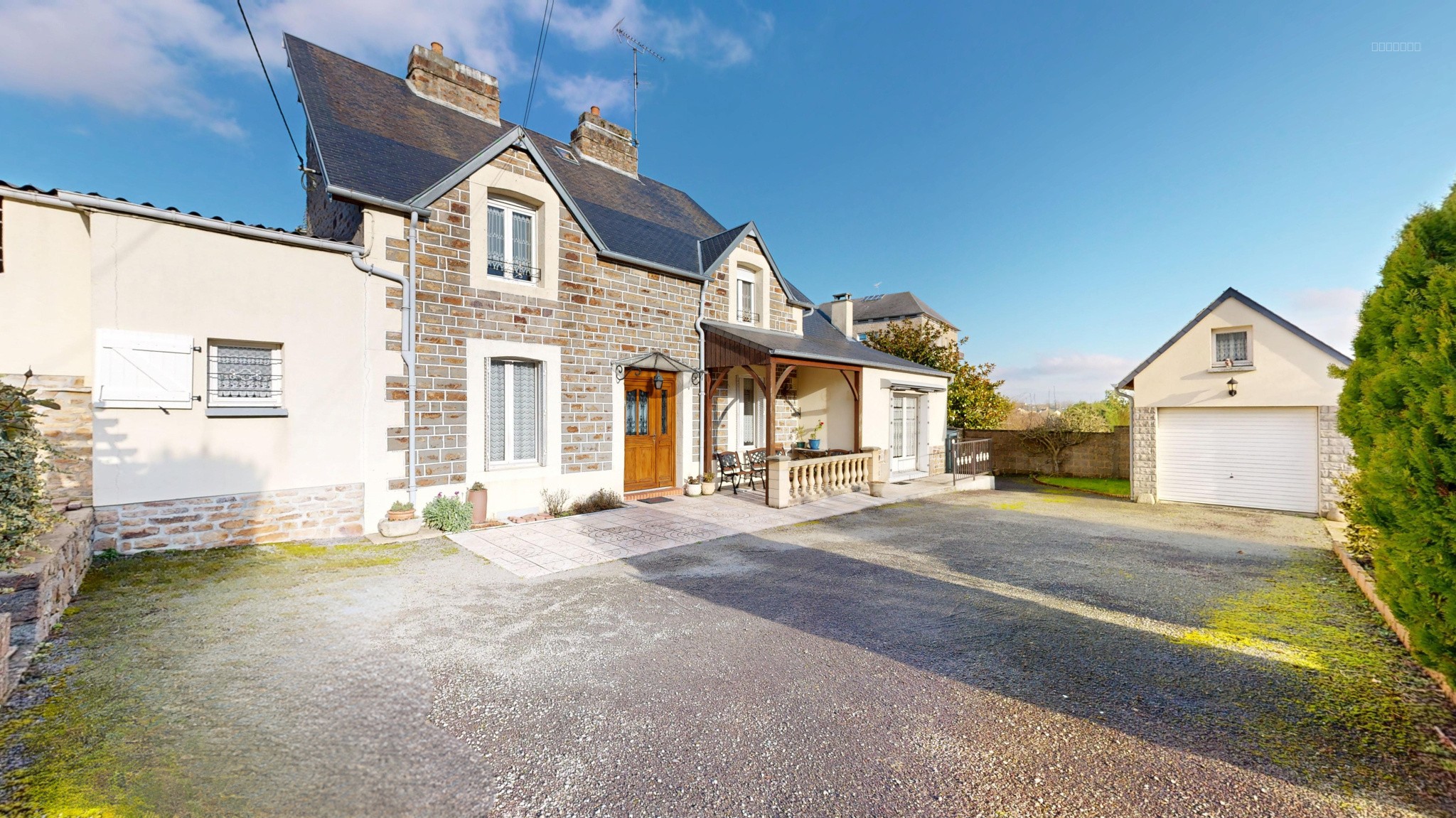 Maison à vendre à Avranches, 87 m², 5 pièces – photo 1 sur 16