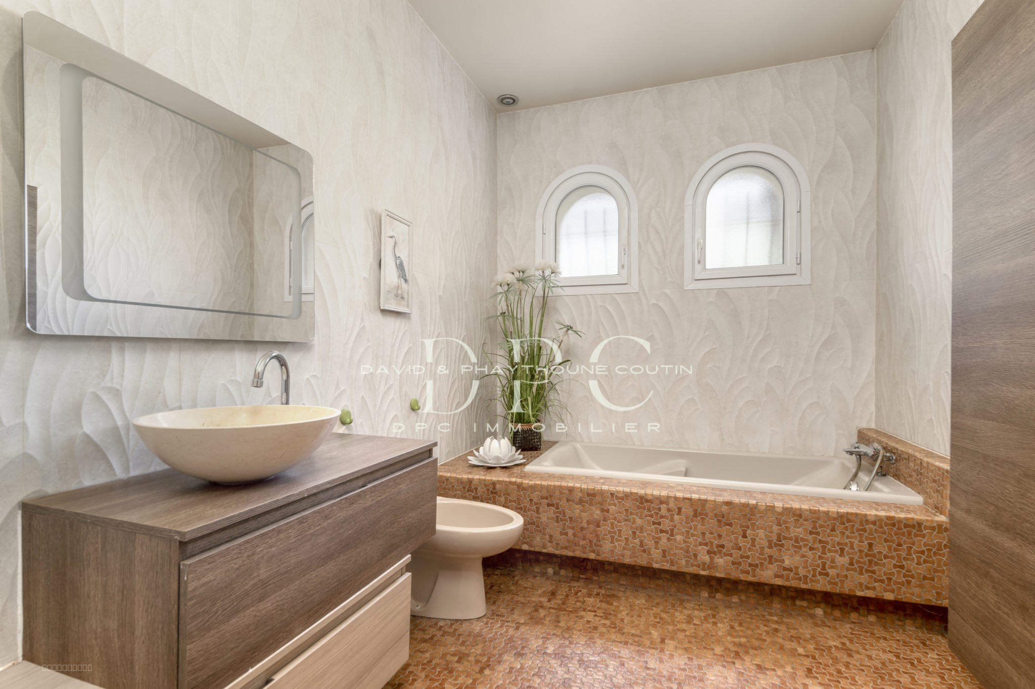 VILLA T9 - PISCINE - DEPENDANCES / POOL-HOUSE - DOUBLE GARAGE - GRAND JARDIN - DPE CLASSE C — photo 8