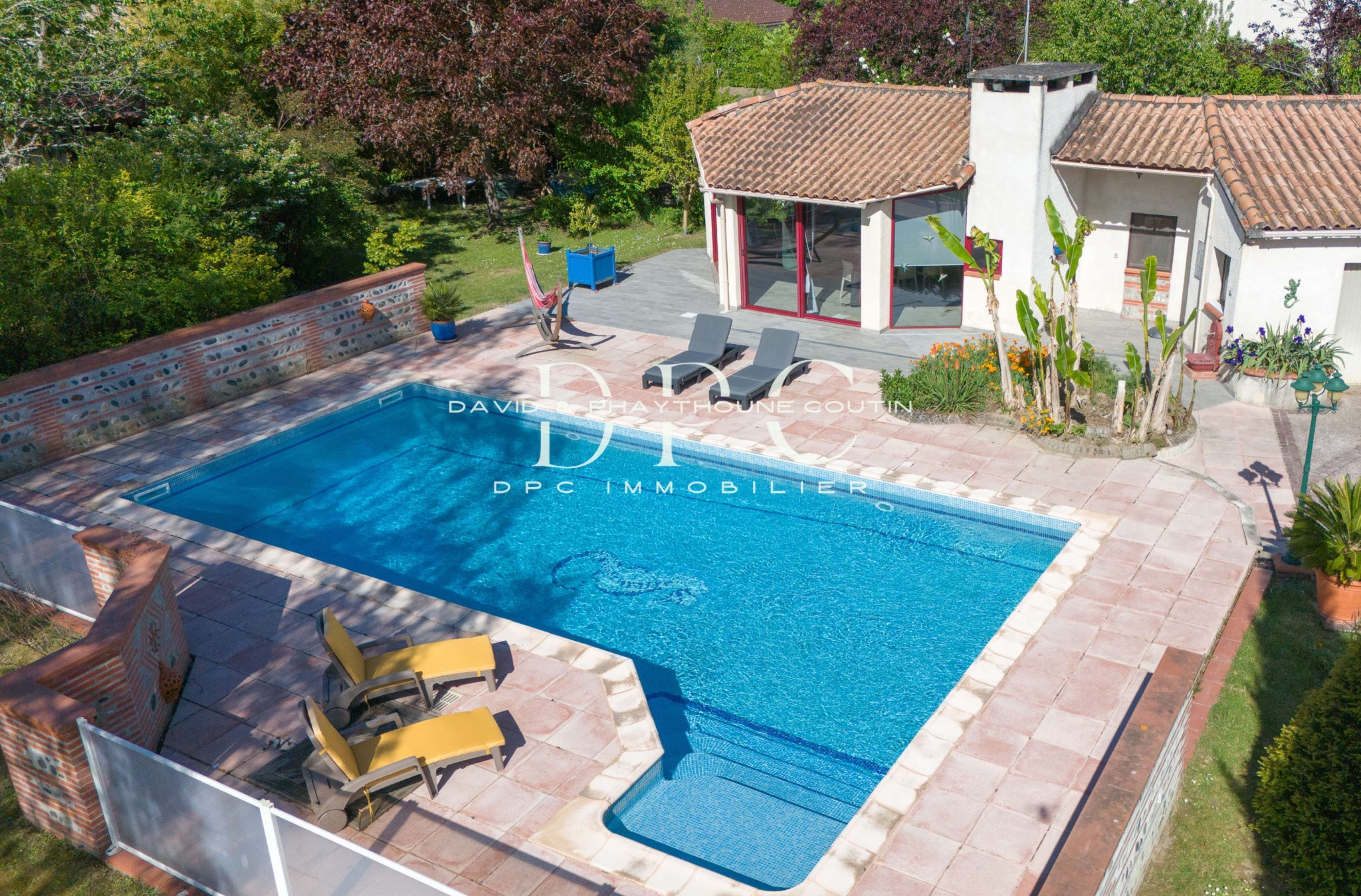VILLA T9 - PISCINE - DEPENDANCES / POOL-HOUSE - DOUBLE GARAGE - GRAND JARDIN - DPE CLASSE C — photo 12