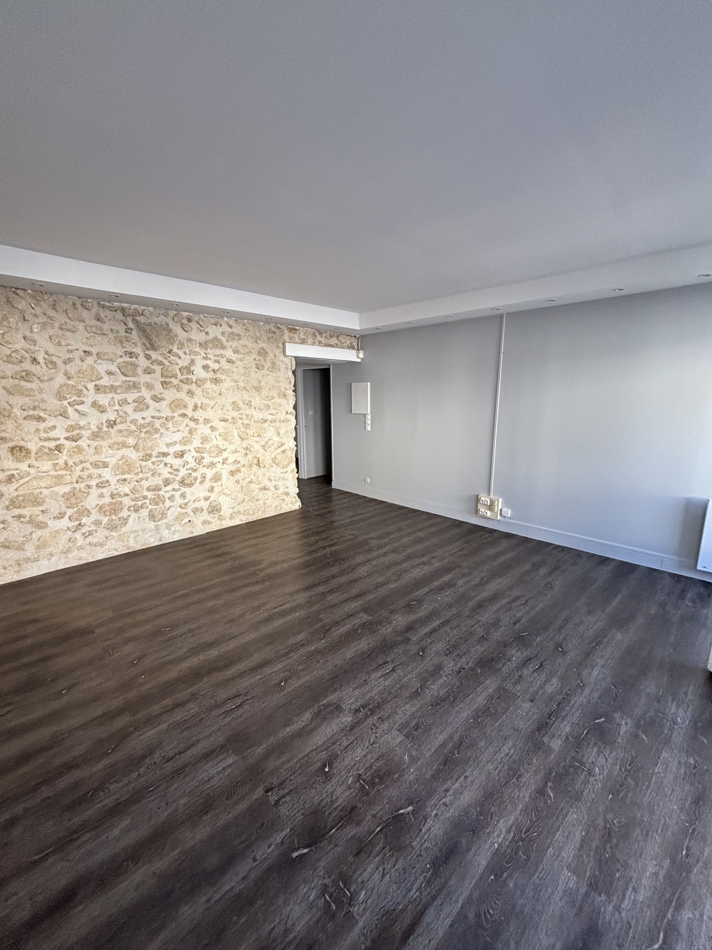 Local commercial à louer à Chateau chinon (ville), 80 m² – photo 1 sur 7