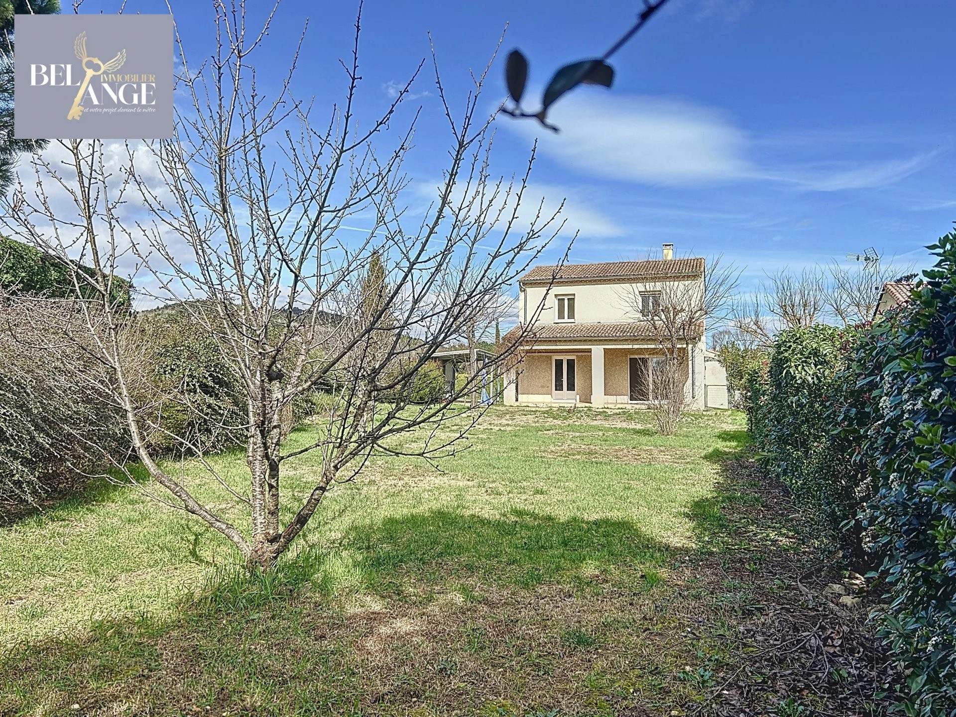 Jolie Maison secteur calme. — photo 1