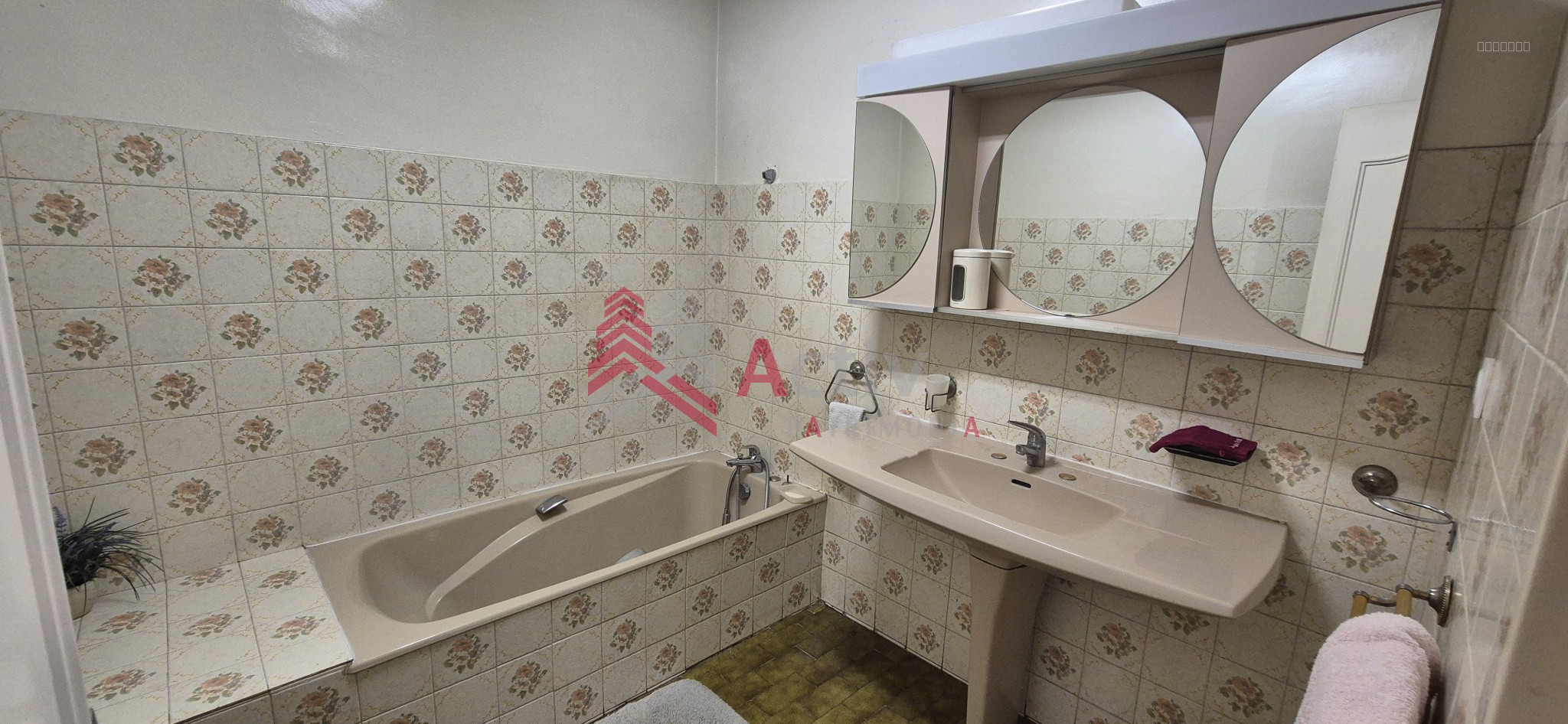 Spacieux T3/T4 de 94 m2 au cœur de Nîmes   Possibilité de 3ᵉ chambre — photo 9