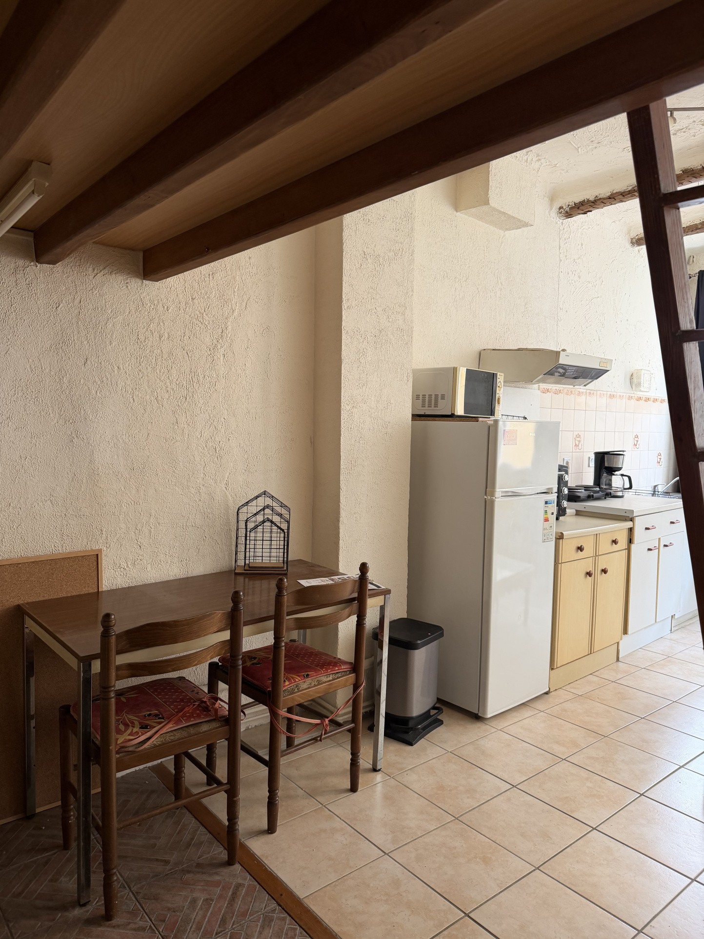STUDIO DE 24 M2 MEUBLE - HYPER CENTRE — photo 9