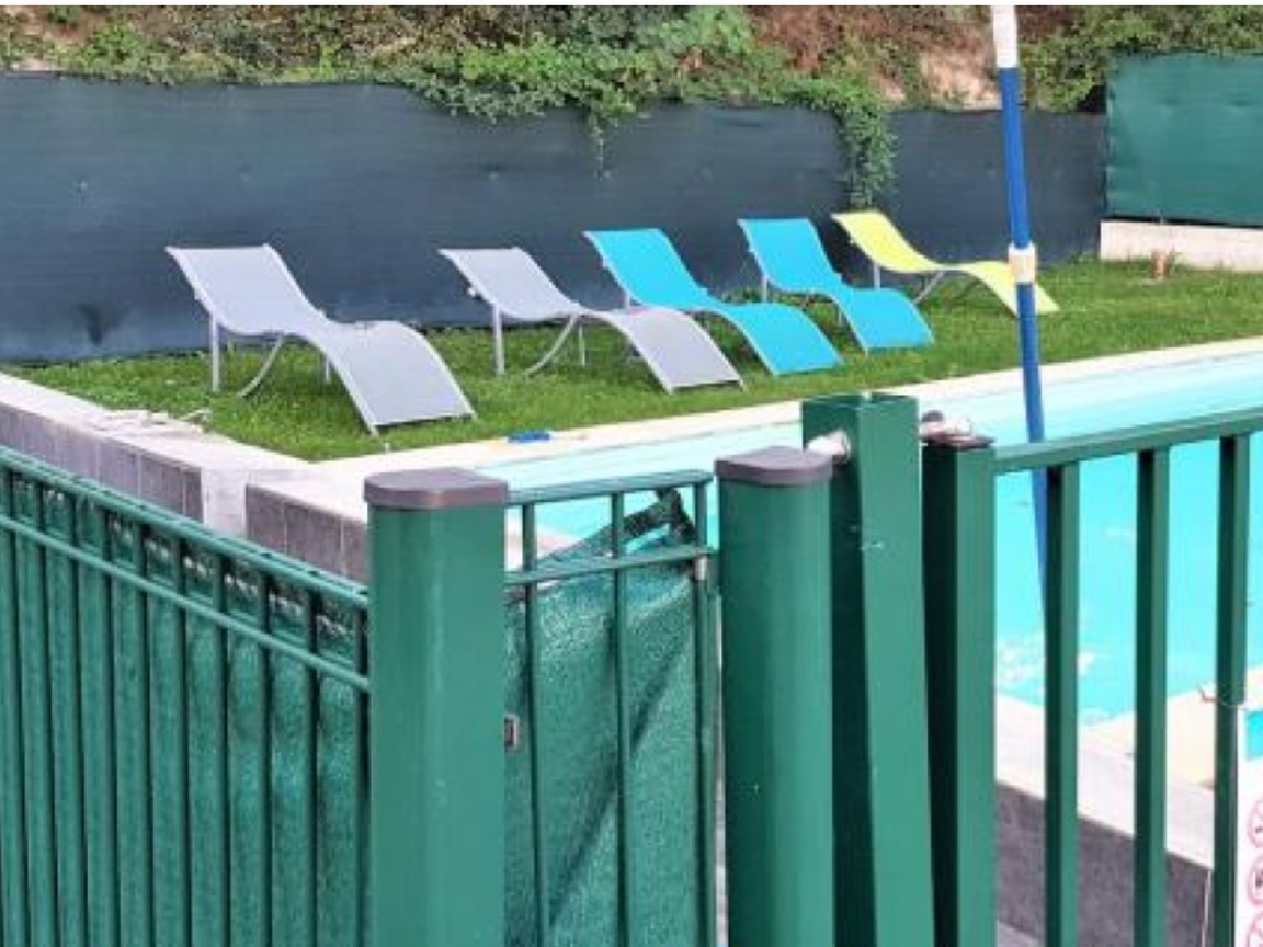 STUDIO DE 20 M2 PARKING ET PISCINE - CELONY — photo 8