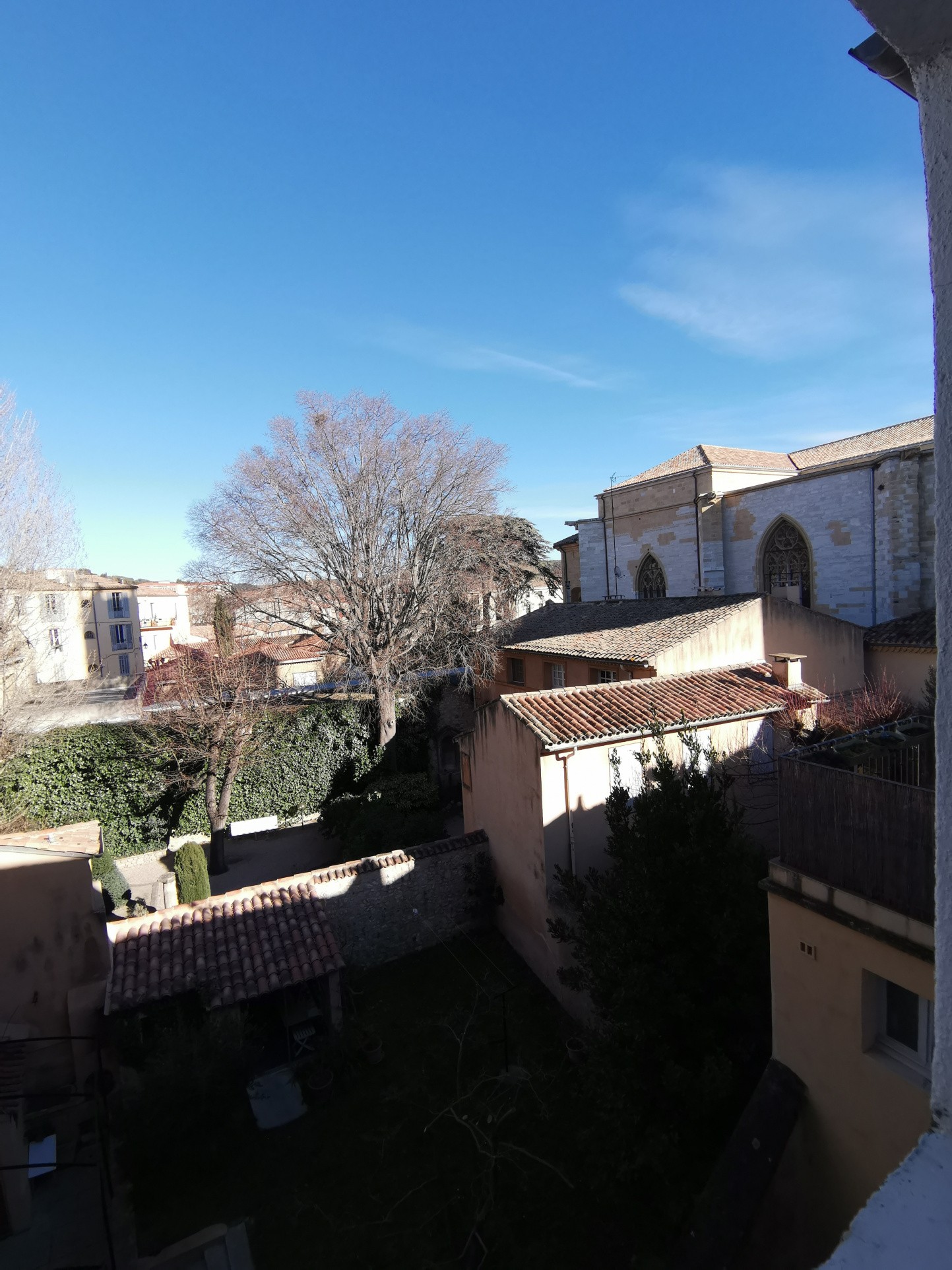 STUDIO MEUBLÉ DE 14 M2 - RUE JACQUE DE LA ROQUE - HYPER CENTRE — photo 7