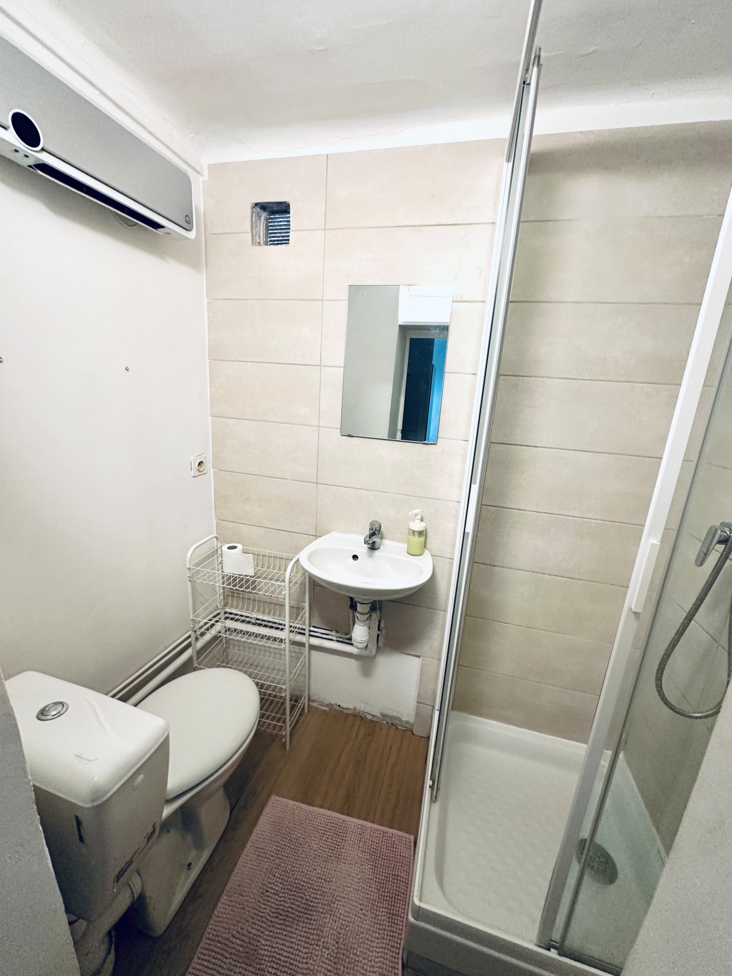 PARFAIT STUDIO DE 21 M2 - PLACE DE LA MAIRIE - HYPER-CENTRE - (BAIL NON MEUBLE) — photo 7