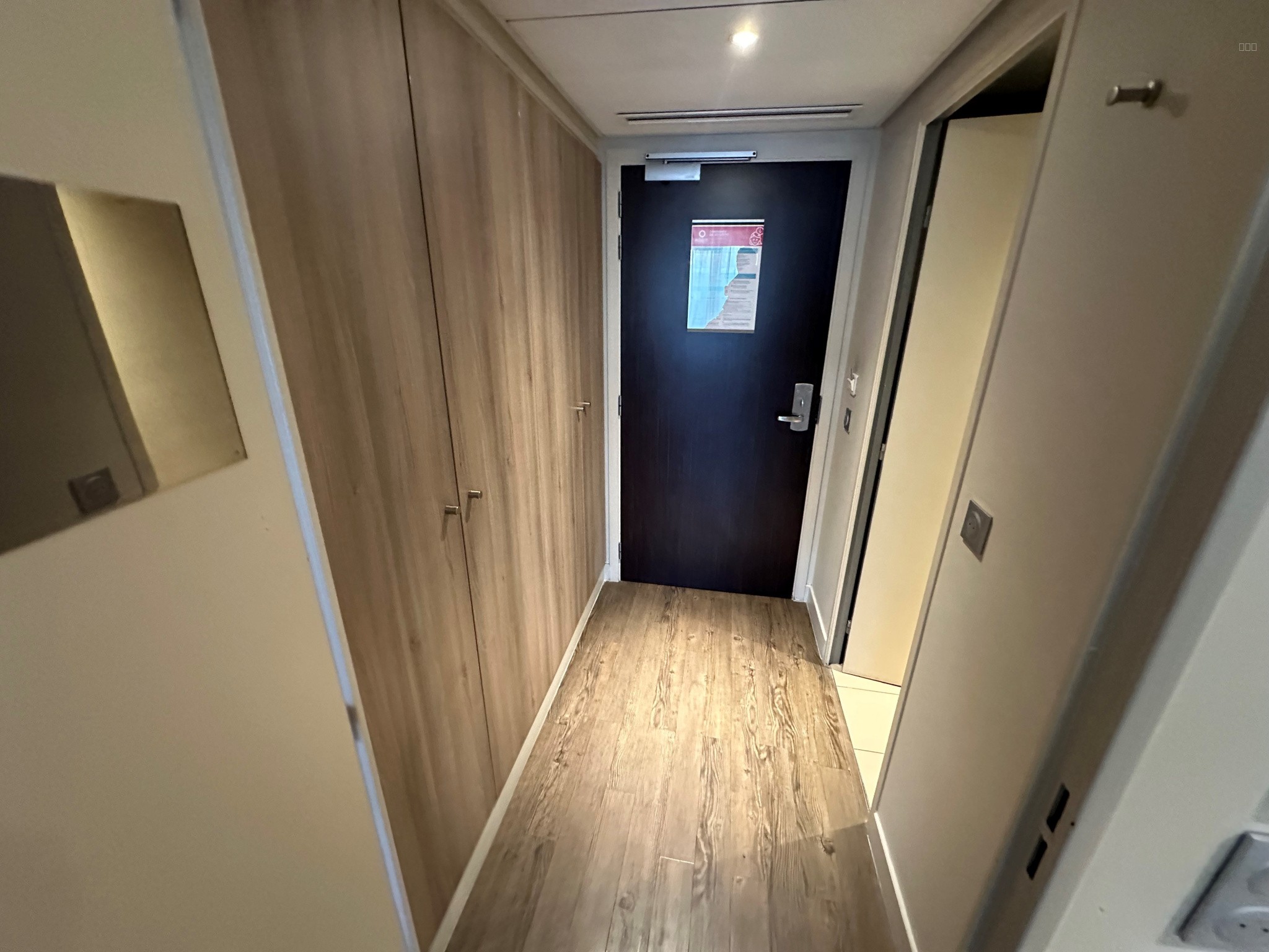 STATUT LMNP - RESIDENCE DE SERVICES - T2 - 32M2 - TERRASSE - PARKING - 300 M ROTONDE — photo 9