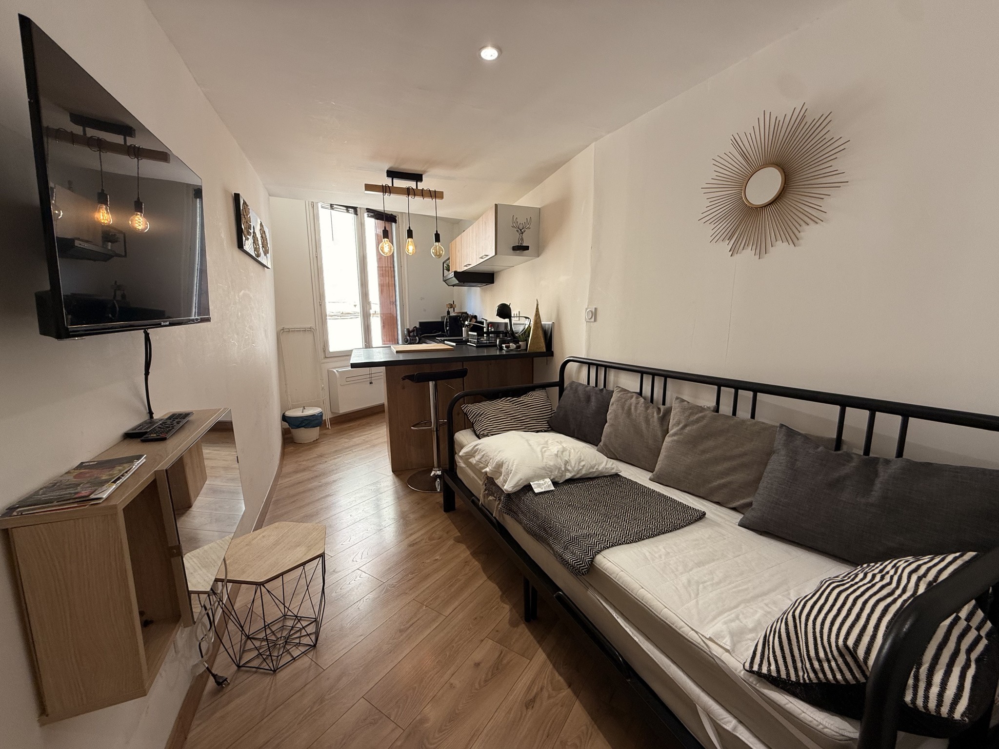 STUDIO 15 M2 ENTIEREMENT RENOVÉ ET MEUBLÉ — photo 1