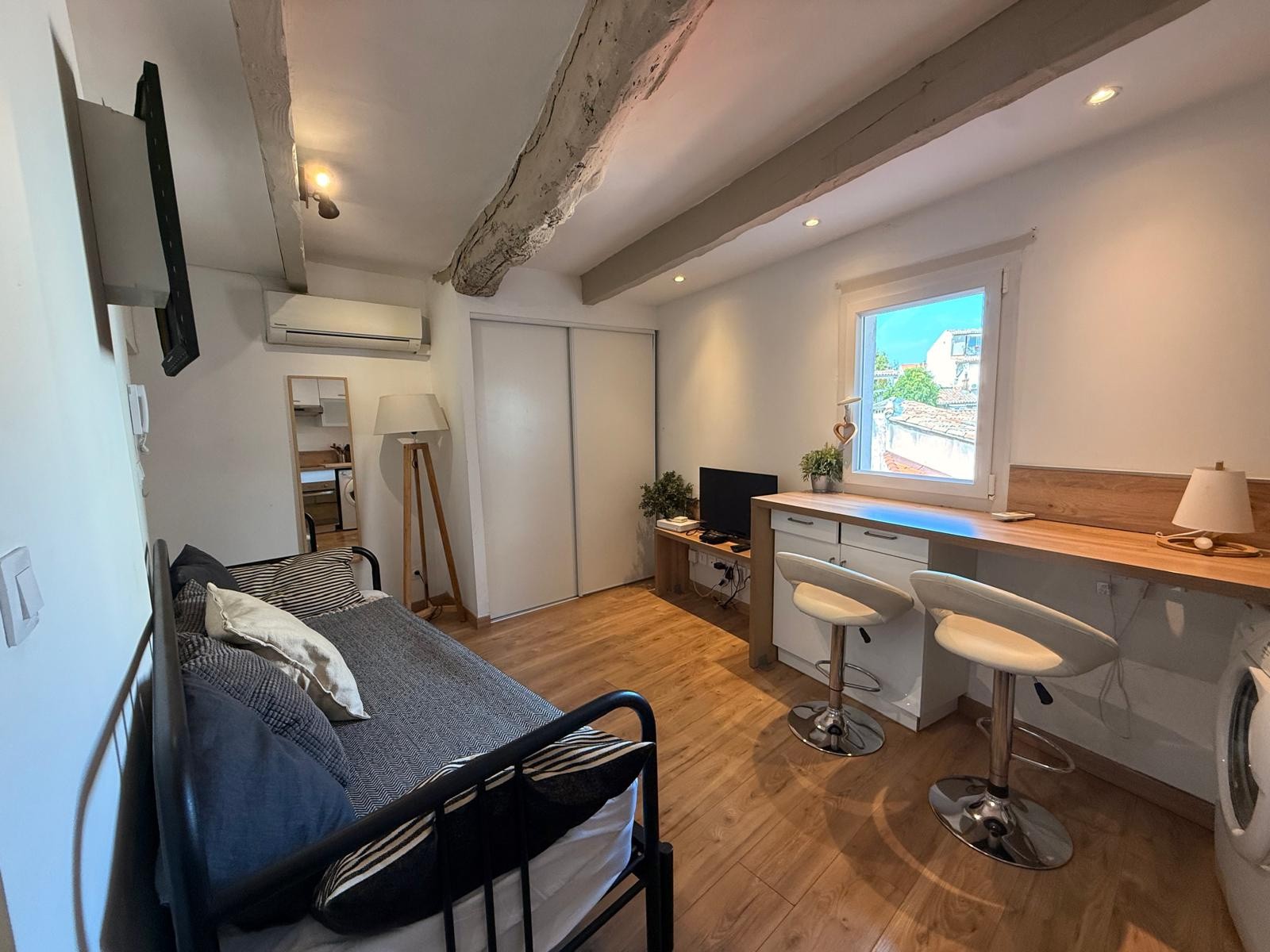 Aix en Provence, proche Pavillon Vendôme, Studio meublé et loué à vendre — photo 3