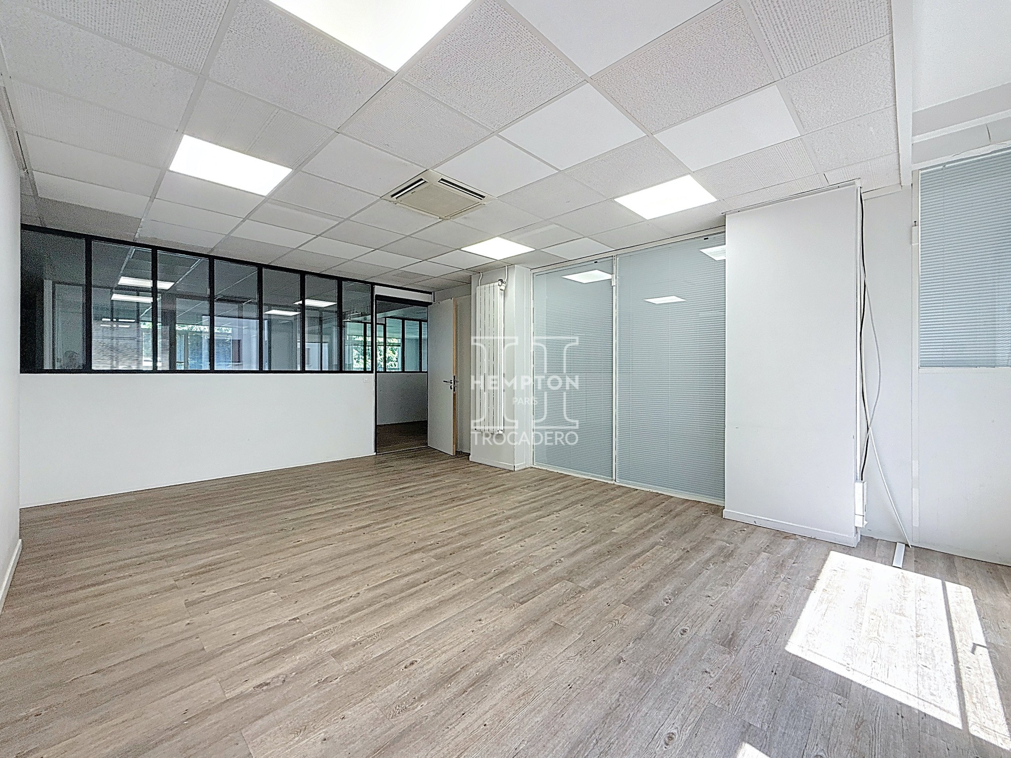 Bien immobilier à louer à Paris, 330 m² – photo 2 sur 20