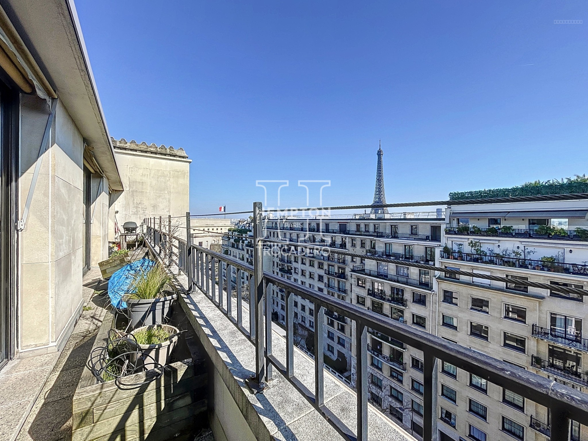 Appartement à vendre à Paris, 131 m², 6 pièces – photo 1 sur 20