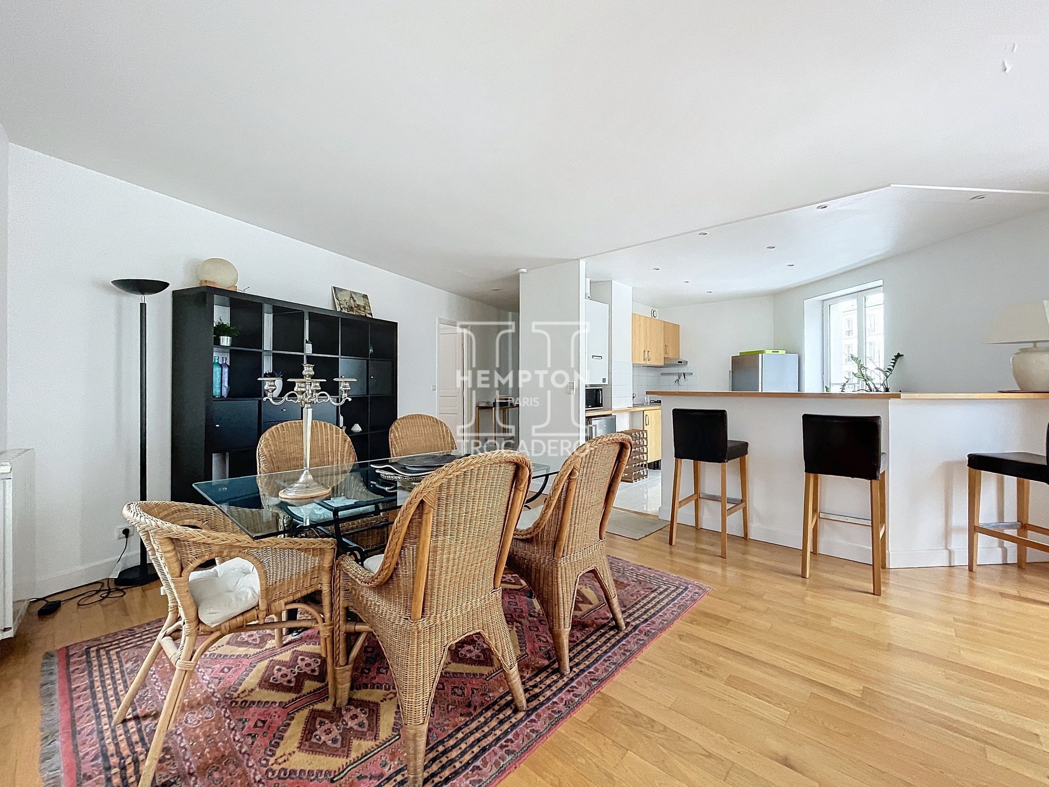 PARIS XVI • SUPERBE APPARTEMENT FAMILIAL LUMINEUX ET SPACIEUX — photo 9