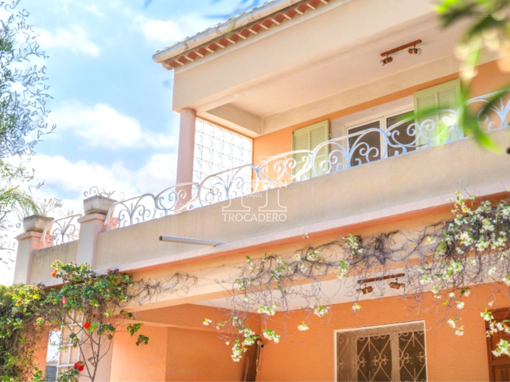 Bien immobilier à vendre à Sanary sur mer, 957 m², 6 pièces – photo 1 sur 15
