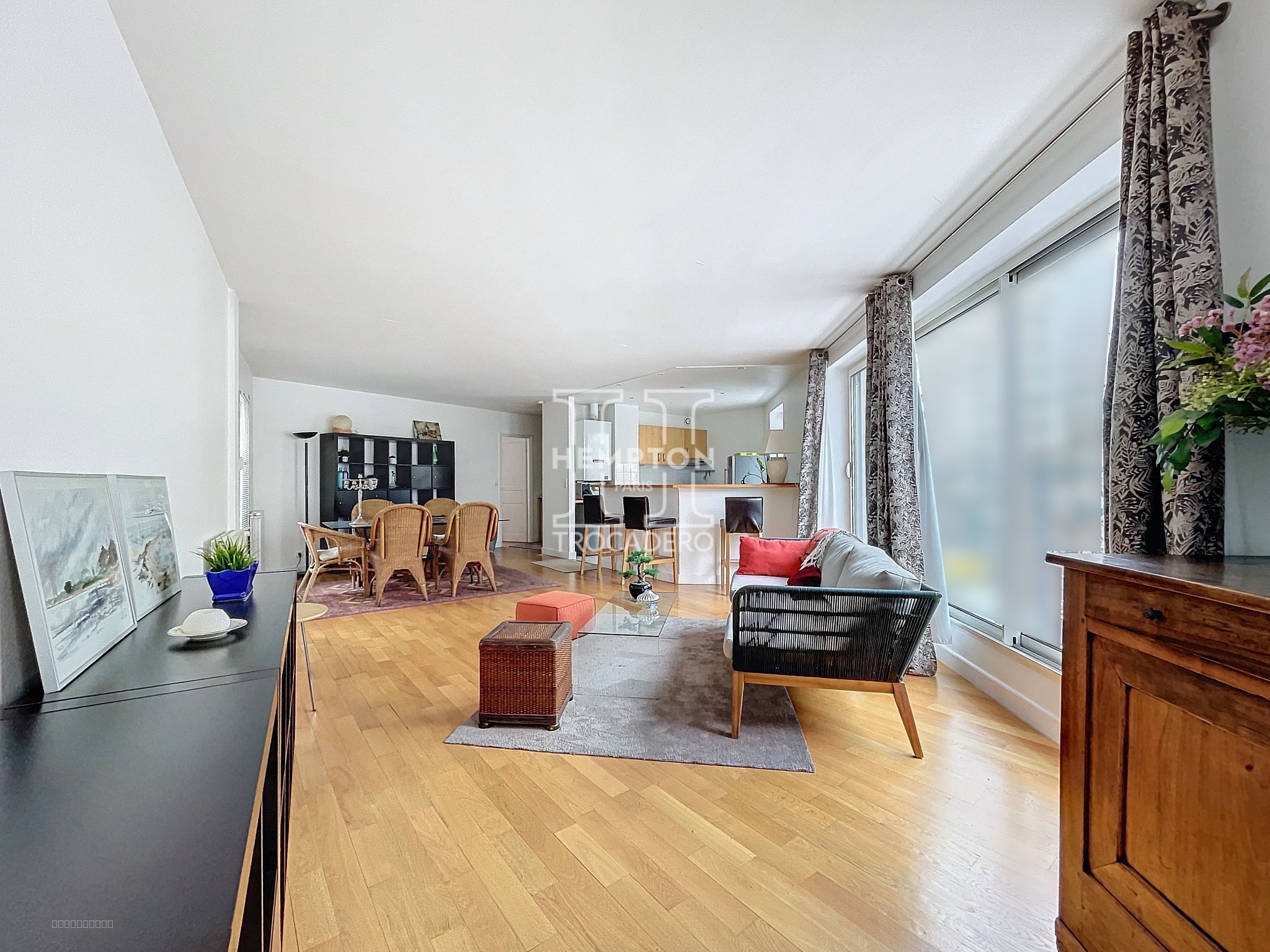 PARIS XVI • SUPERBE APPARTEMENT FAMILIAL LUMINEUX ET SPACIEUX — photo 4