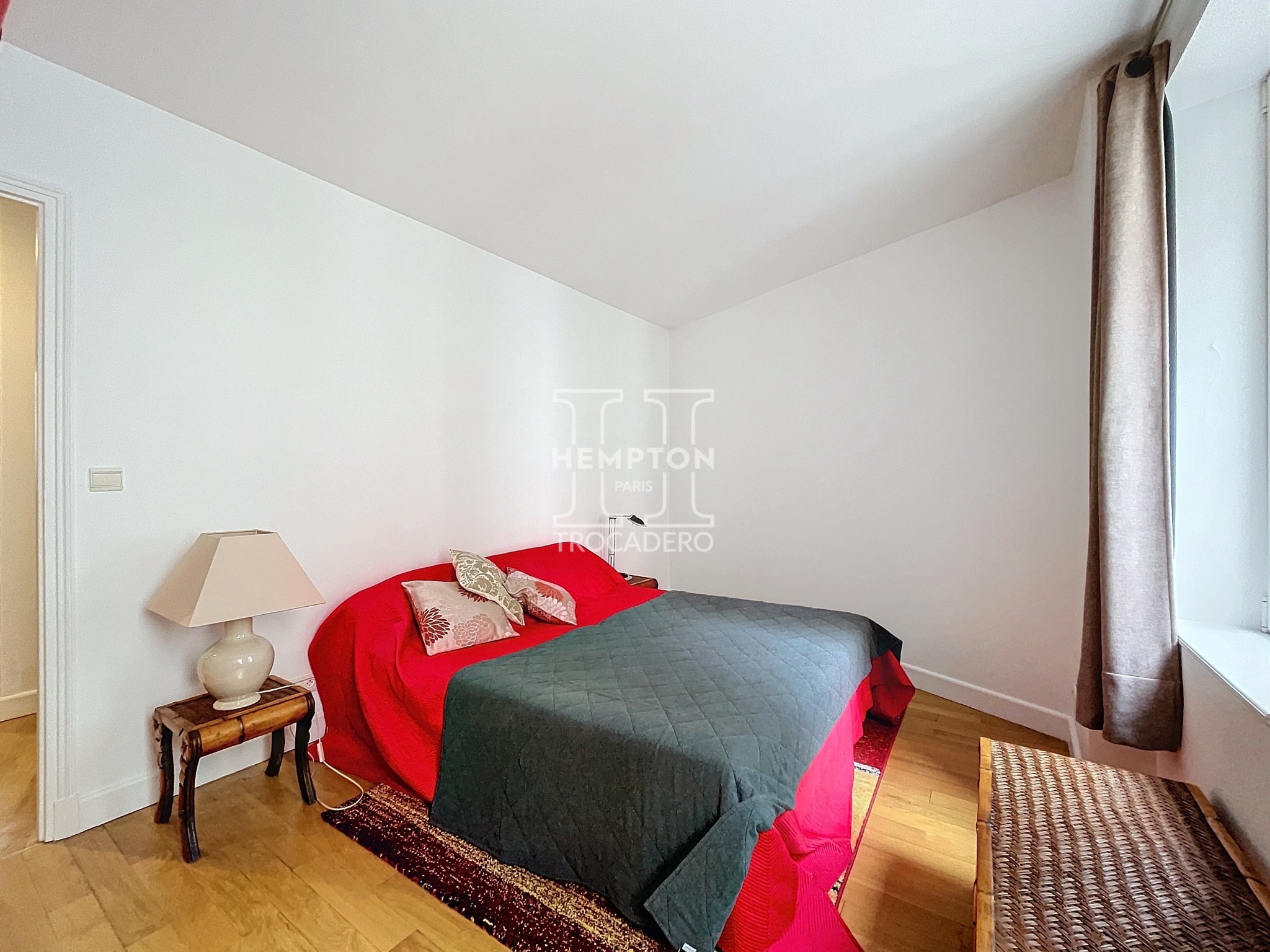 PARIS XVI • SUPERBE APPARTEMENT FAMILIAL LUMINEUX ET SPACIEUX — photo 3