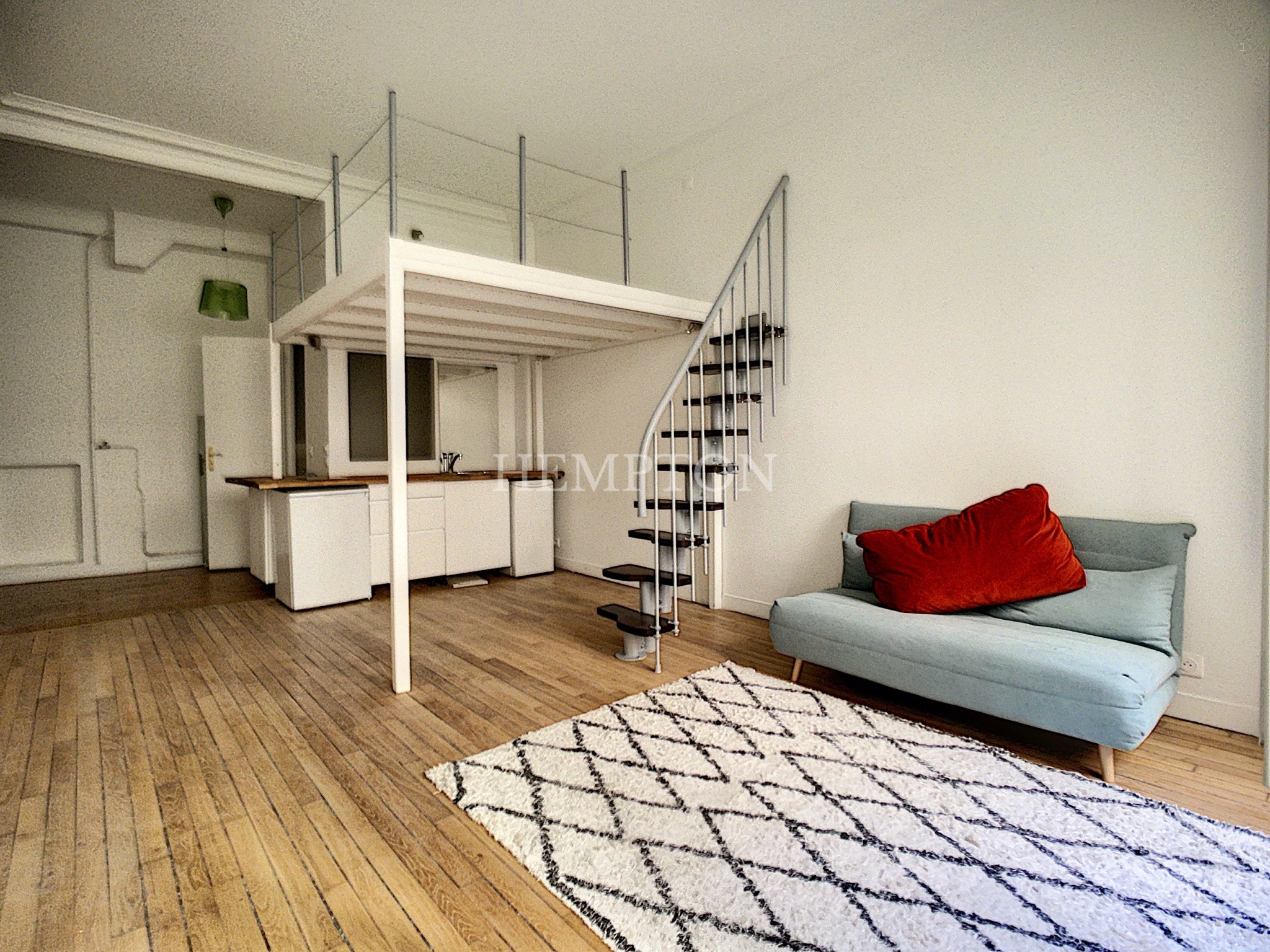 GEORGES V - Studio avec Mezzanine — photo 3