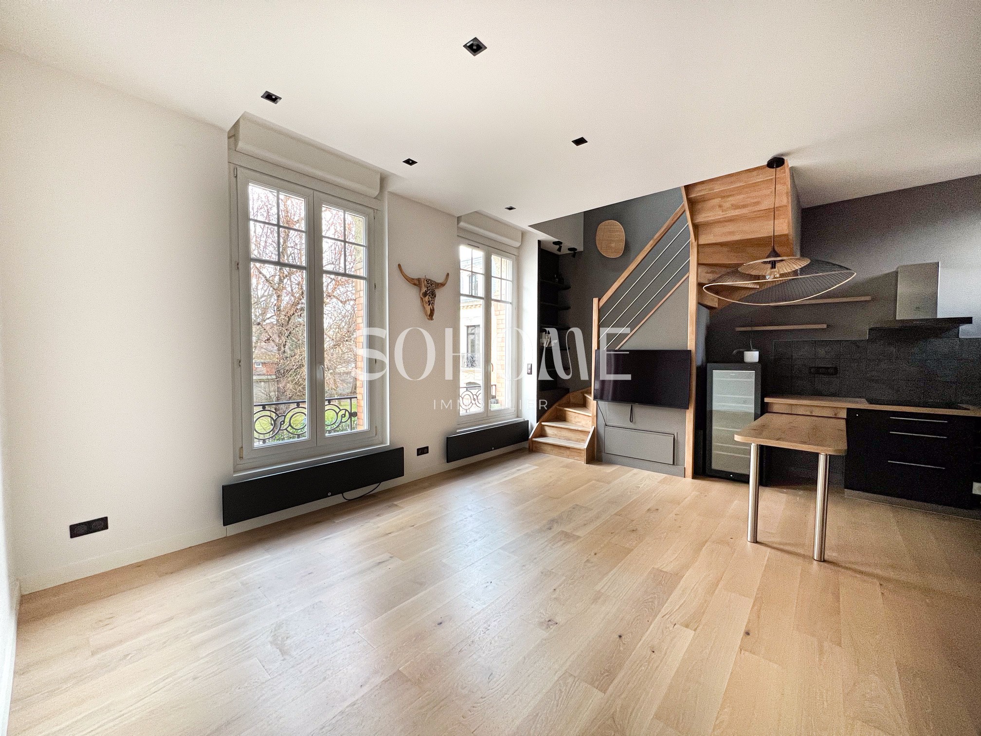 Appartement à vendre à Reims, 683 m², 3 pièces – photo 2 sur 8