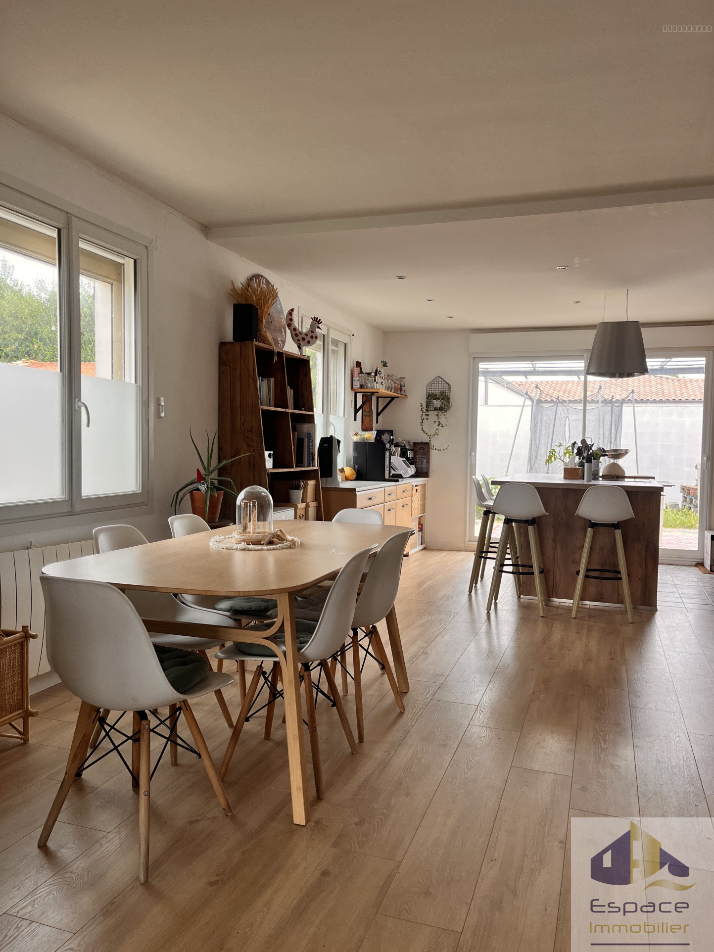 Maison à vendre à St xandre, 650 m², 5 pièces – photo 1 sur 17