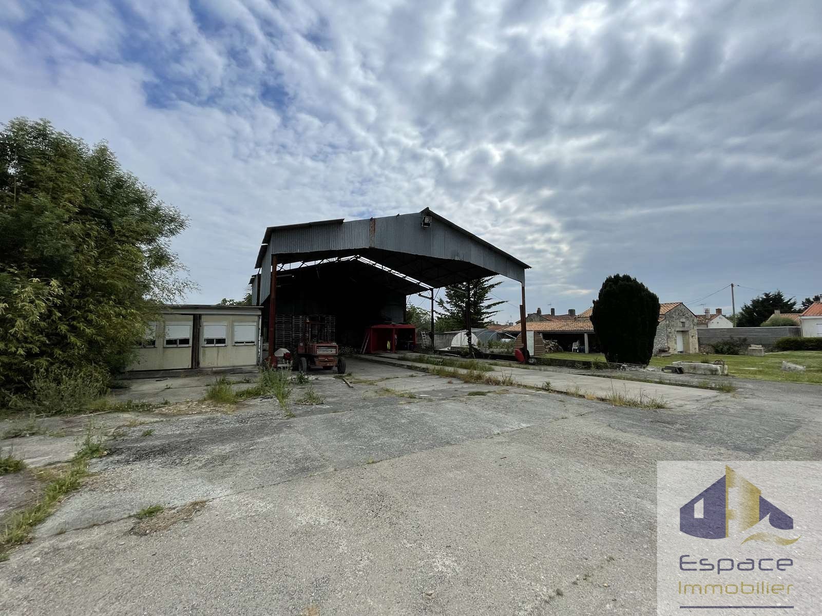 Bien immobilier à vendre à Ardillieres, 5 109 m² – photo 3 sur 3