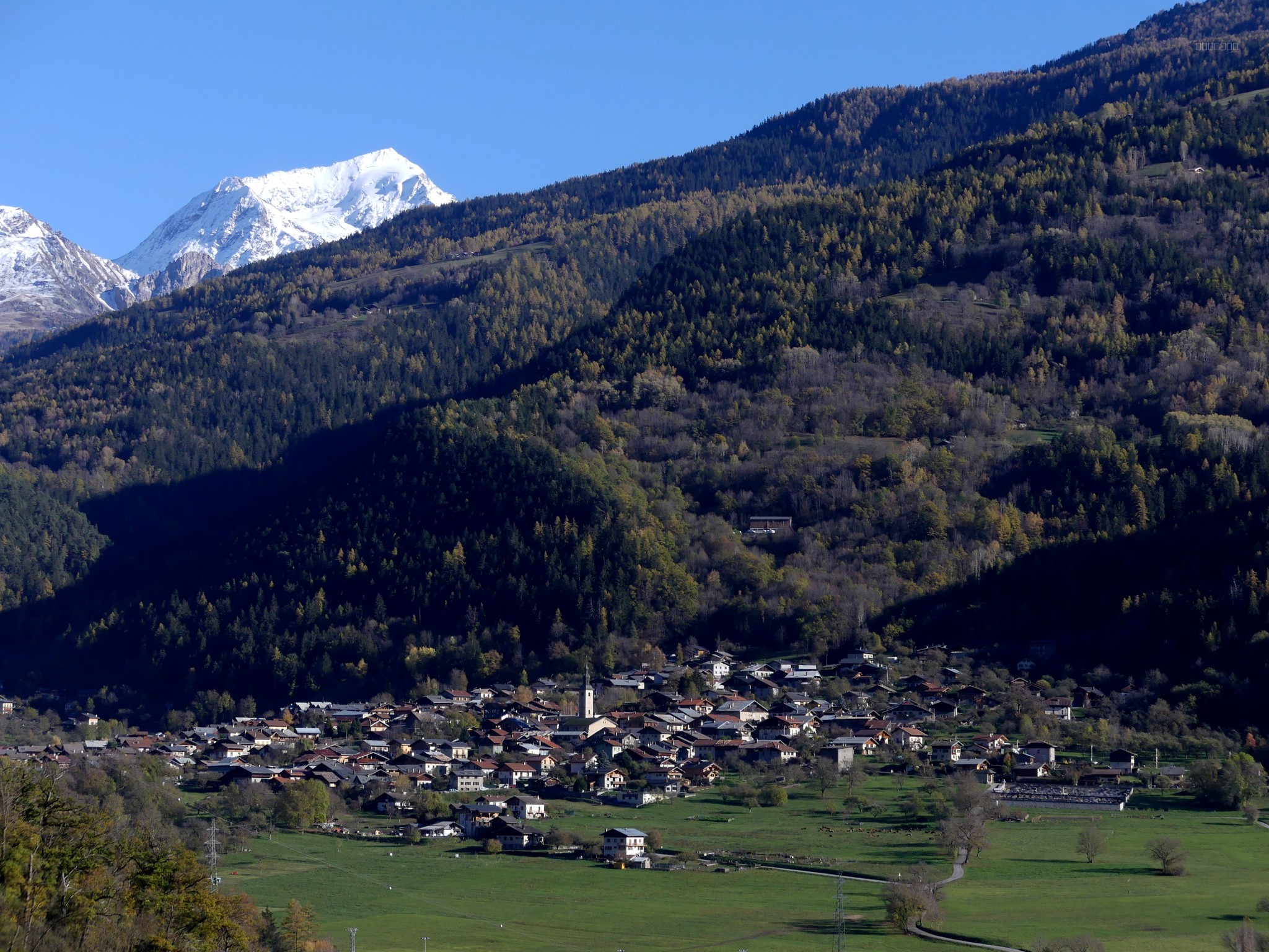Terrain à vendre à La plagne tarentaise, 943 m² – photo 1 sur 3