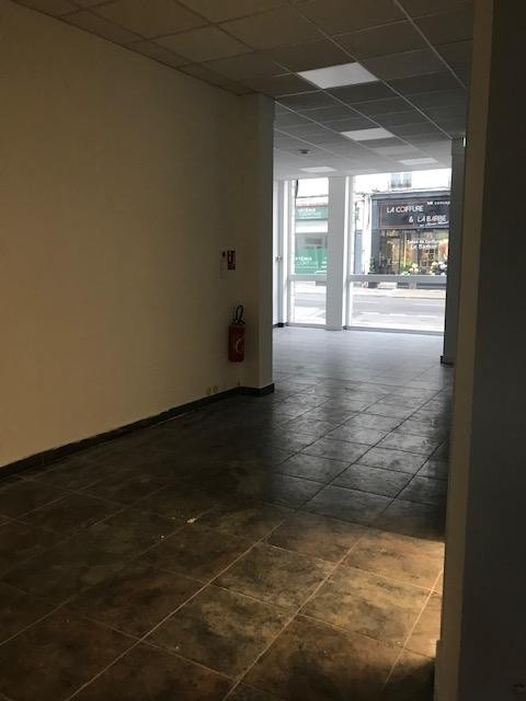 Local commercial à louer à Douai, 97 m² – photo 2 sur 14