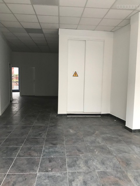 Local commercial à louer à Douai, 97 m² – photo 1 sur 14