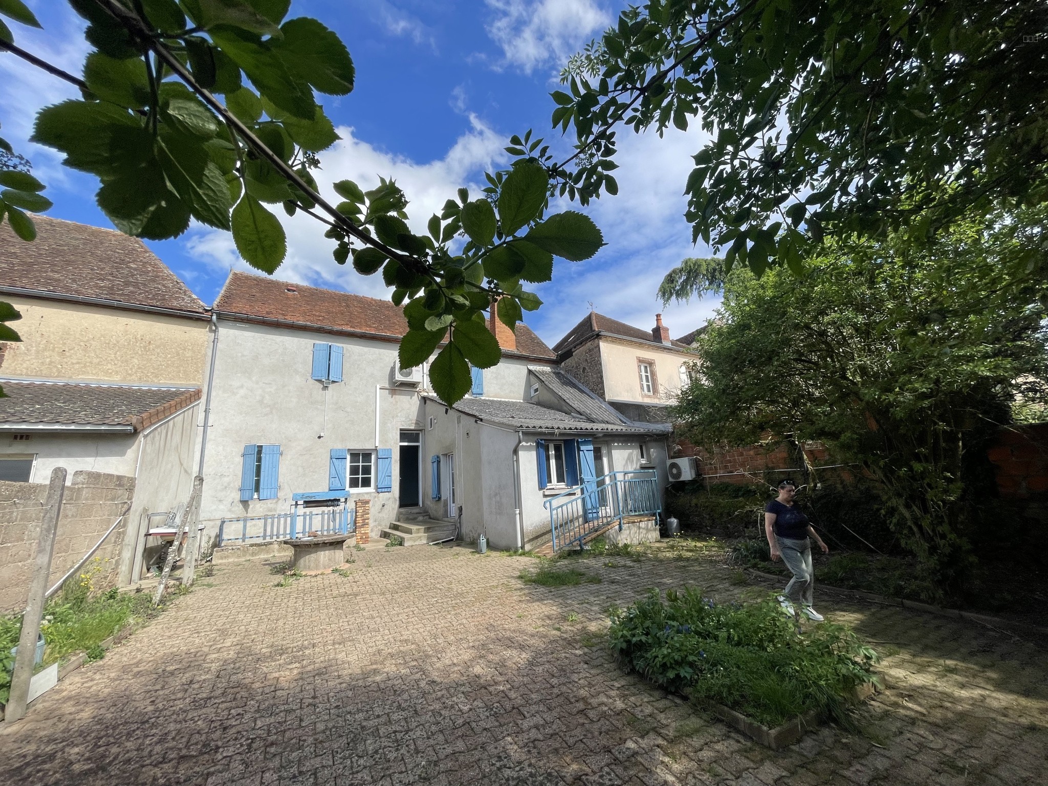 Bien immobilier à vendre à St agnan, 30,76 m², 6 pièces – photo 1 sur 20