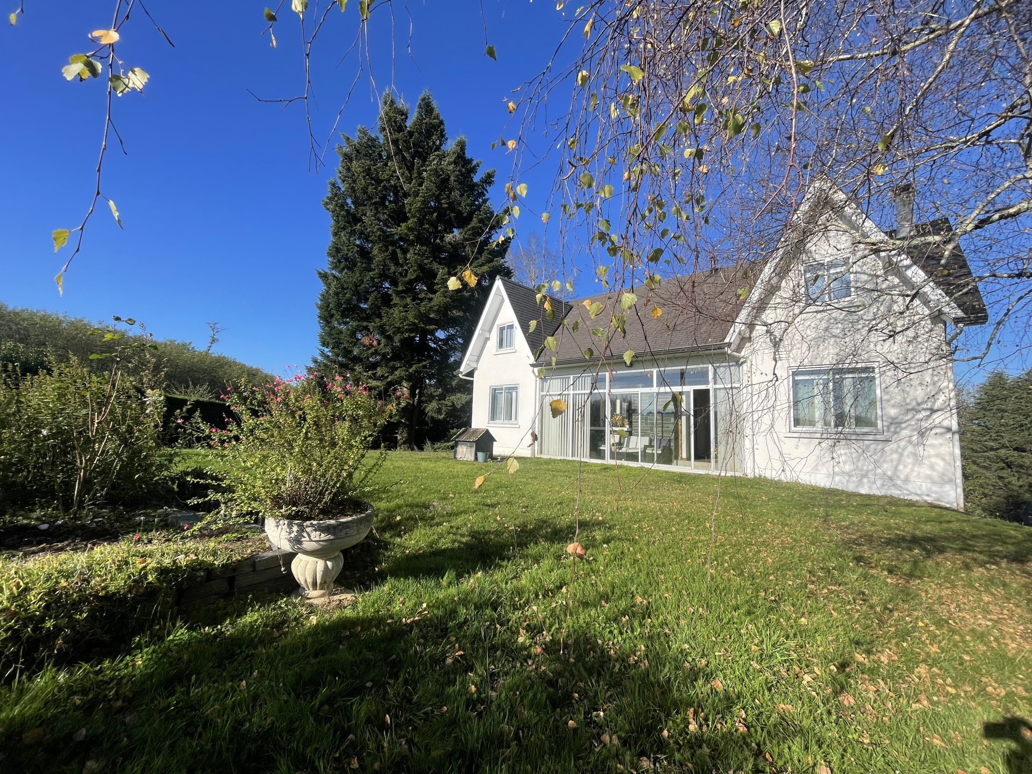 Villa à vendre à Ladignac sur rondelles, 180 m², 7 pièces – photo 1 sur 20