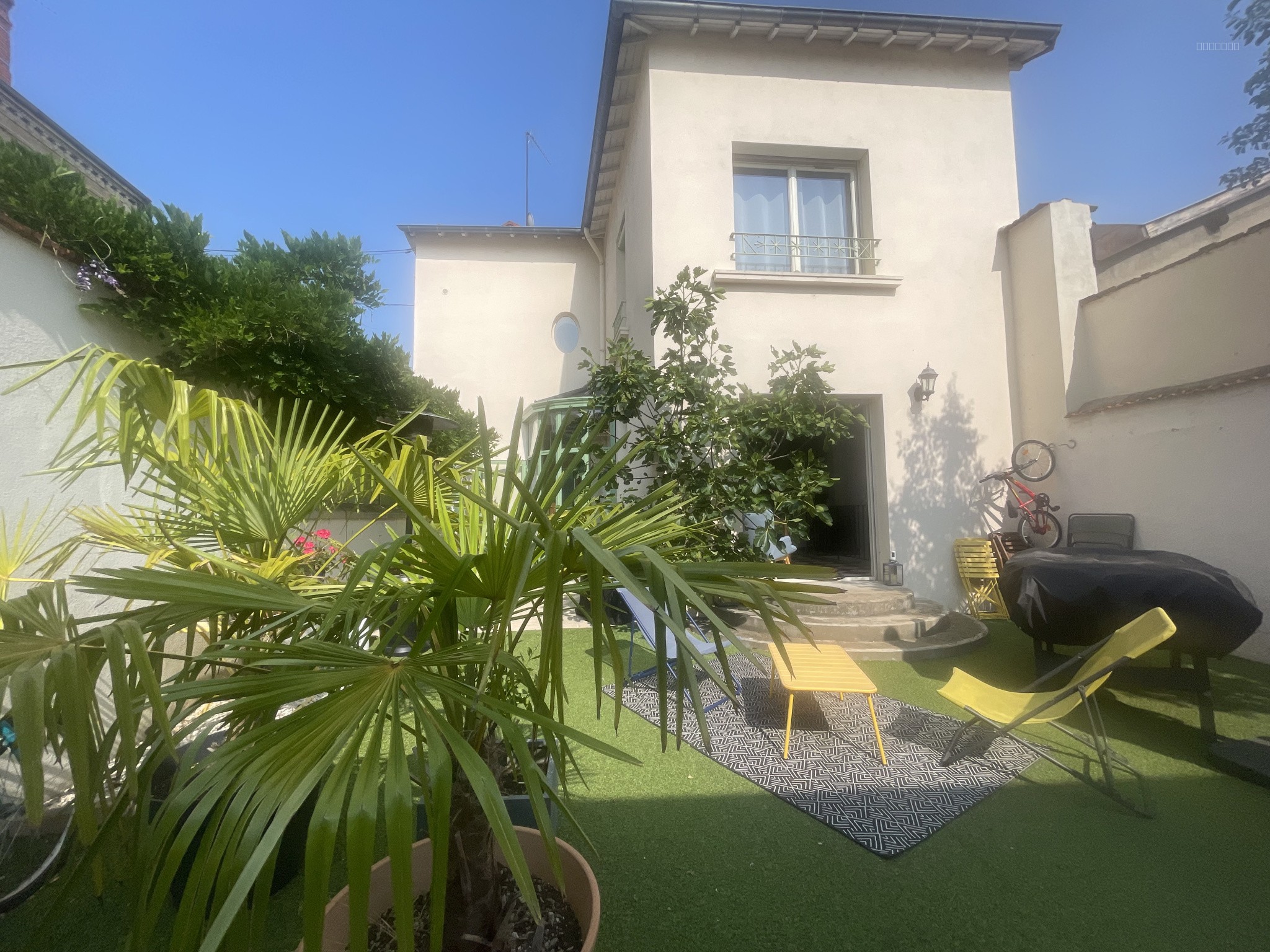 Maison à vendre à Roanne, 200 m², 6 pièces – photo 1 sur 20