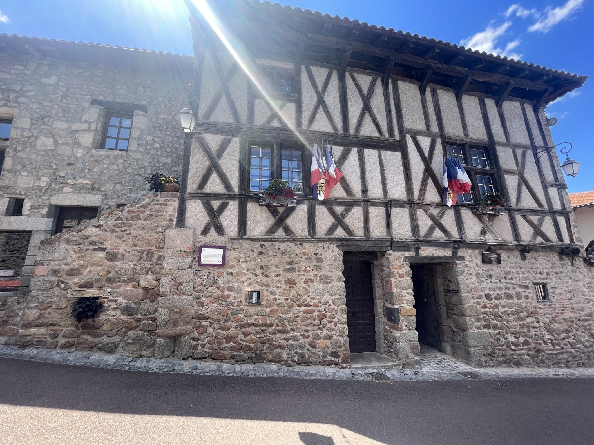 IDEAL PREMIER INVESTISSEMENT MAISON DE VILLAGE AVEC GARAGE — photo 9