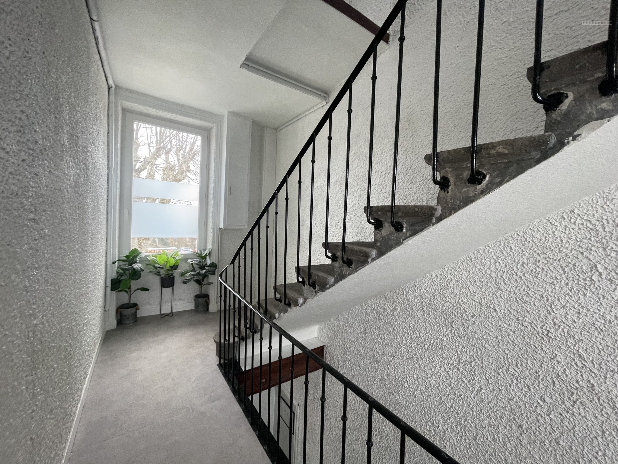 INVESTISSEMENT IMMEUBLE AVEC 6 APPARTEMENTS ET UN FONDS DE COMMERCE — photo 3