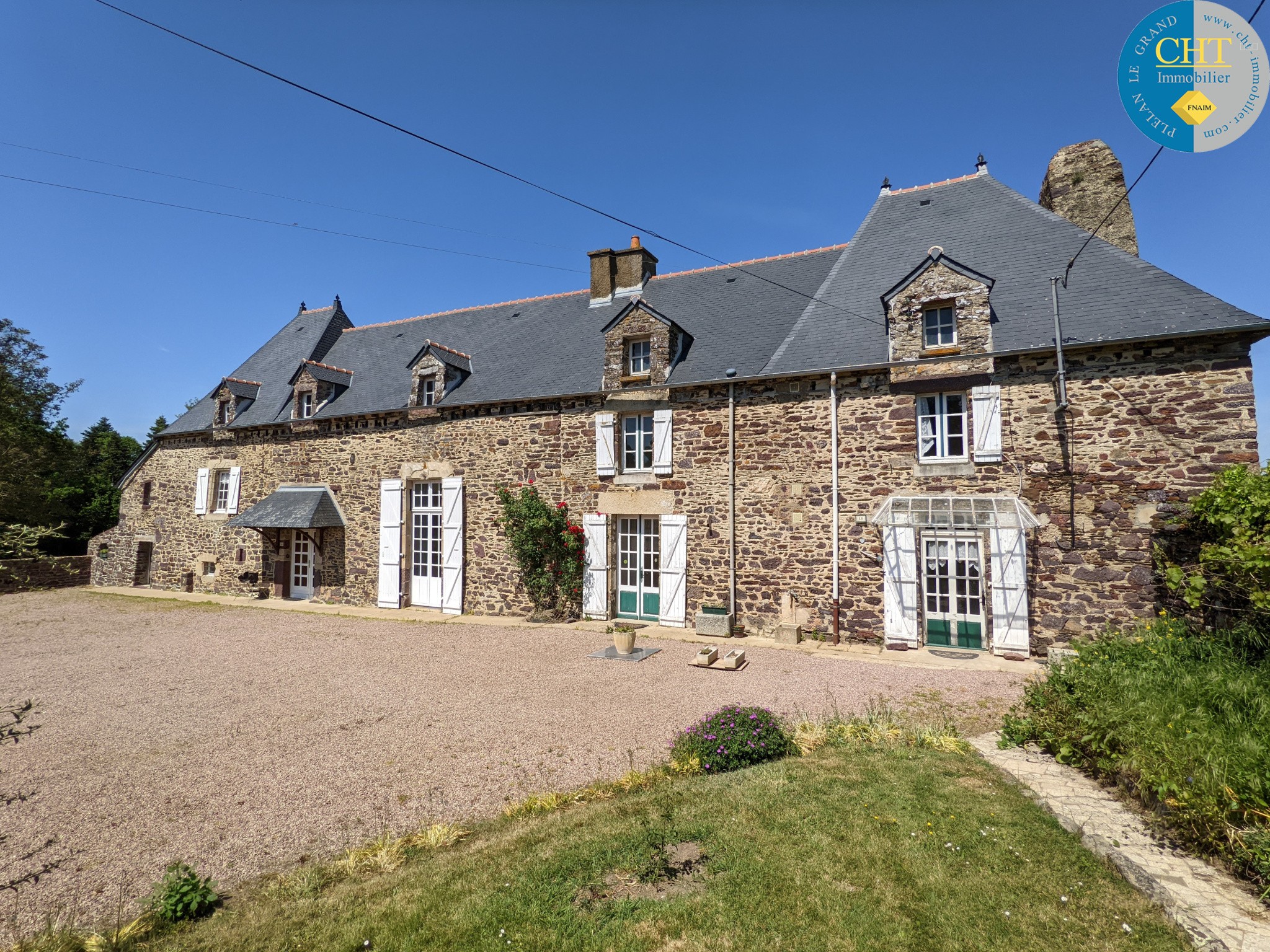 Maison à vendre à Paimpont, 228 m², 12 pièces – photo 1 sur 20