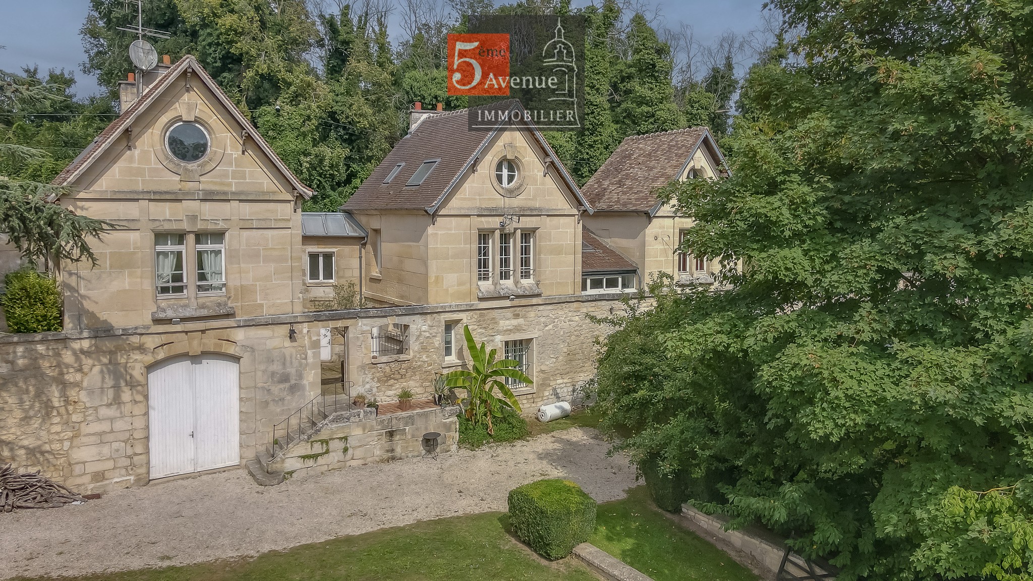 Maison à vendre à Chantilly, 430 m², 11 pièces – photo 2 sur 20