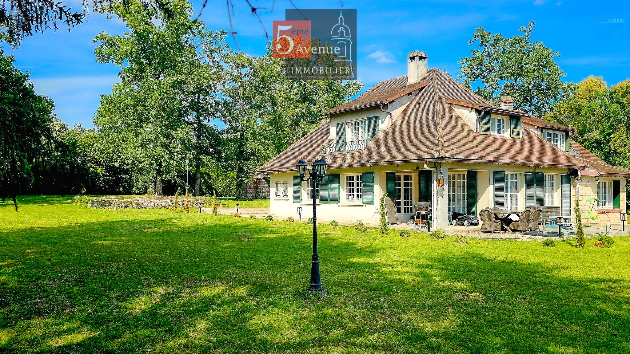 Maison à vendre à Lamorlaye, 220 m², 6 pièces – photo 1 sur 15