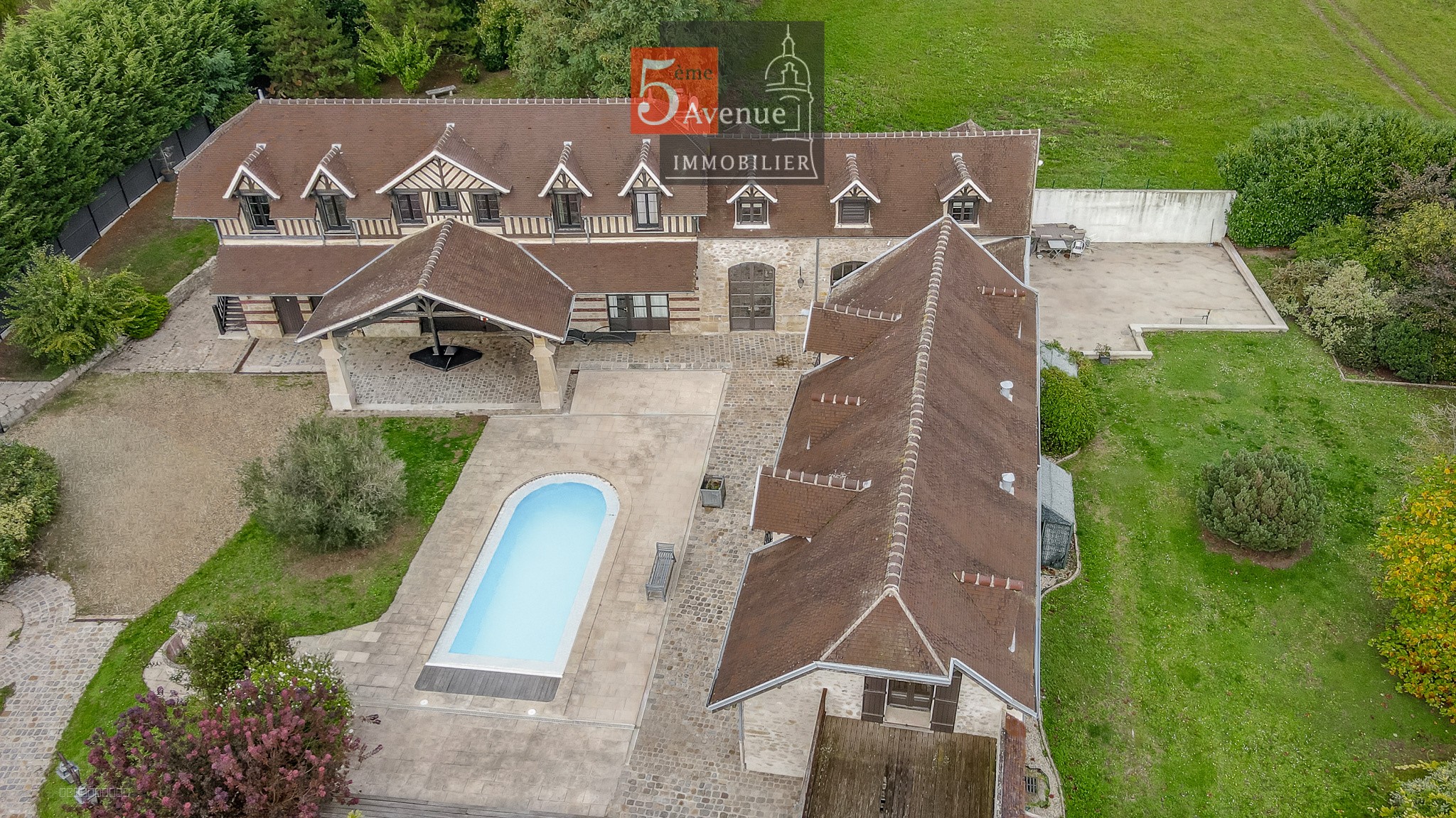 Maison à vendre à Senlis, 335 m², 12 pièces – photo 2 sur 20