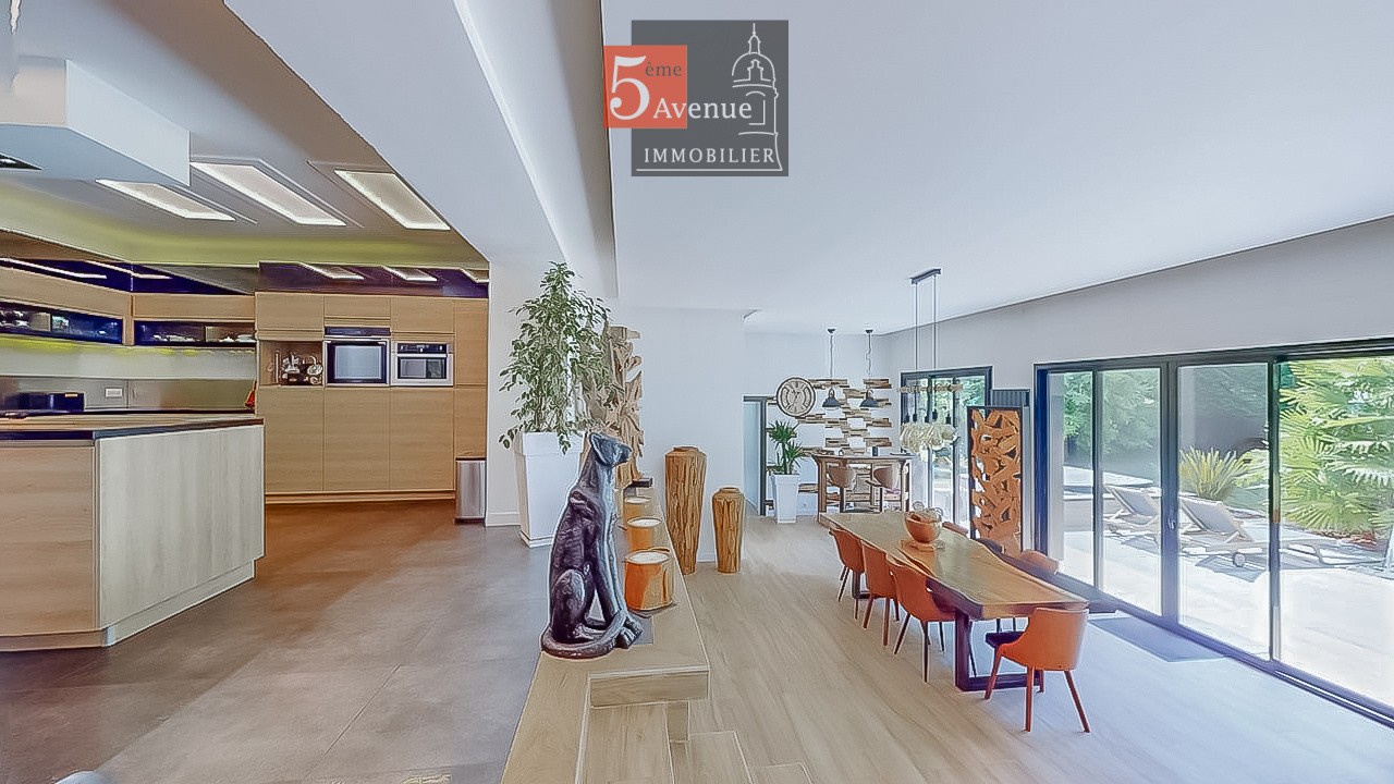 Maison à vendre à Lamorlaye, 260 m², 7 pièces – photo 3 sur 14
