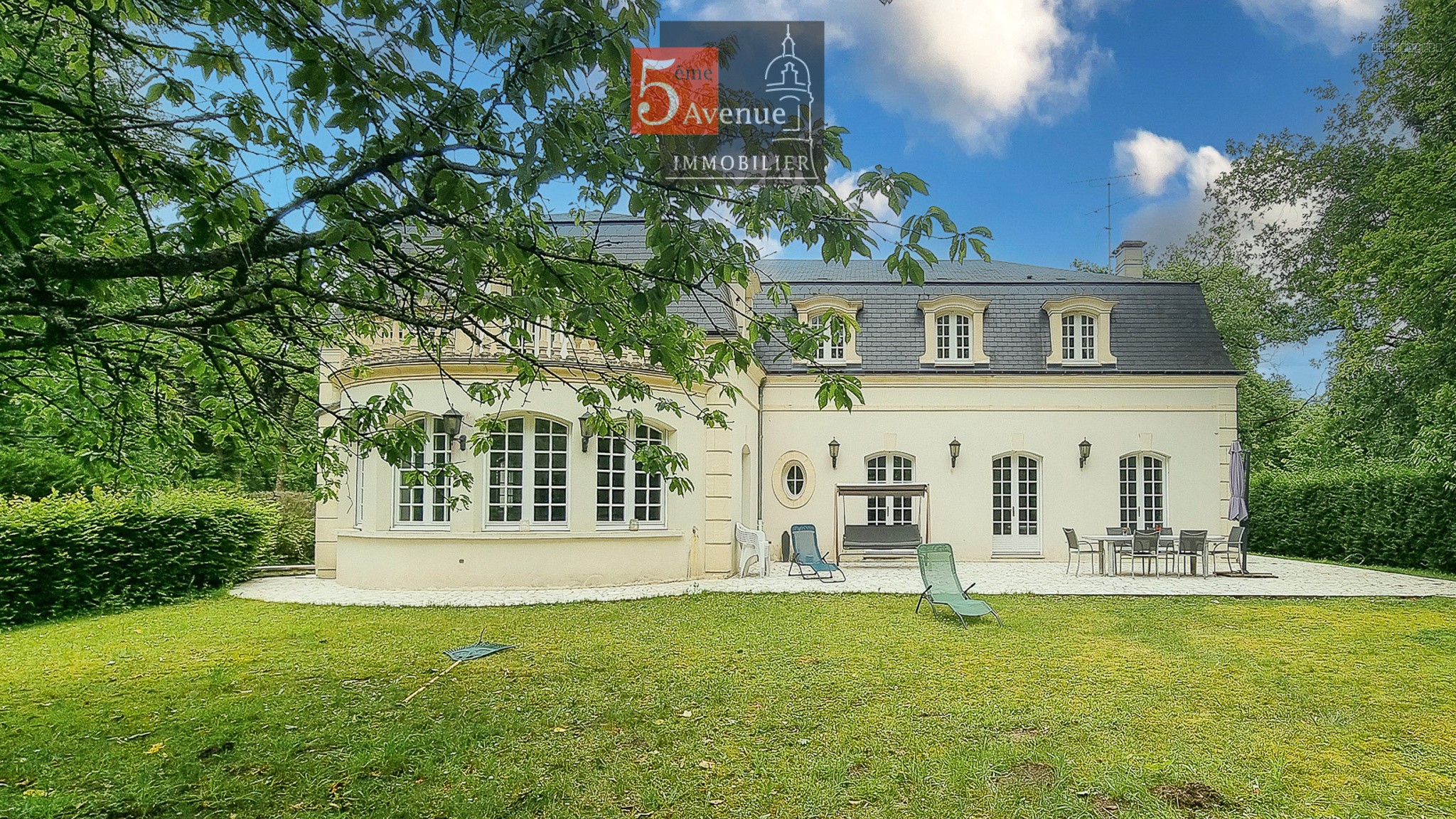 Maison à vendre à Lamorlaye, 330 m², 8 pièces – photo 1 sur 14