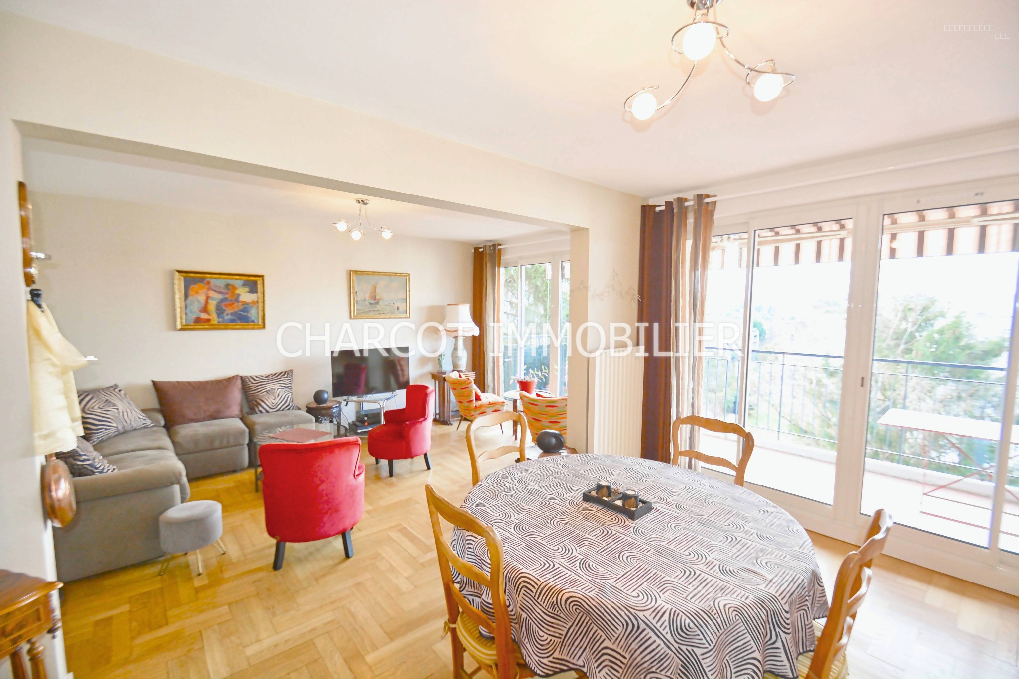 Appartement à vendre à Ste foy les lyon, 720 m², 5 pièces – photo 1 sur 20