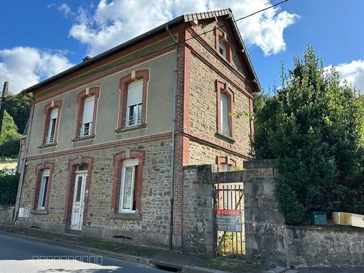 Immeuble à vendre à Vire, 201 m² – photo 2 sur 11