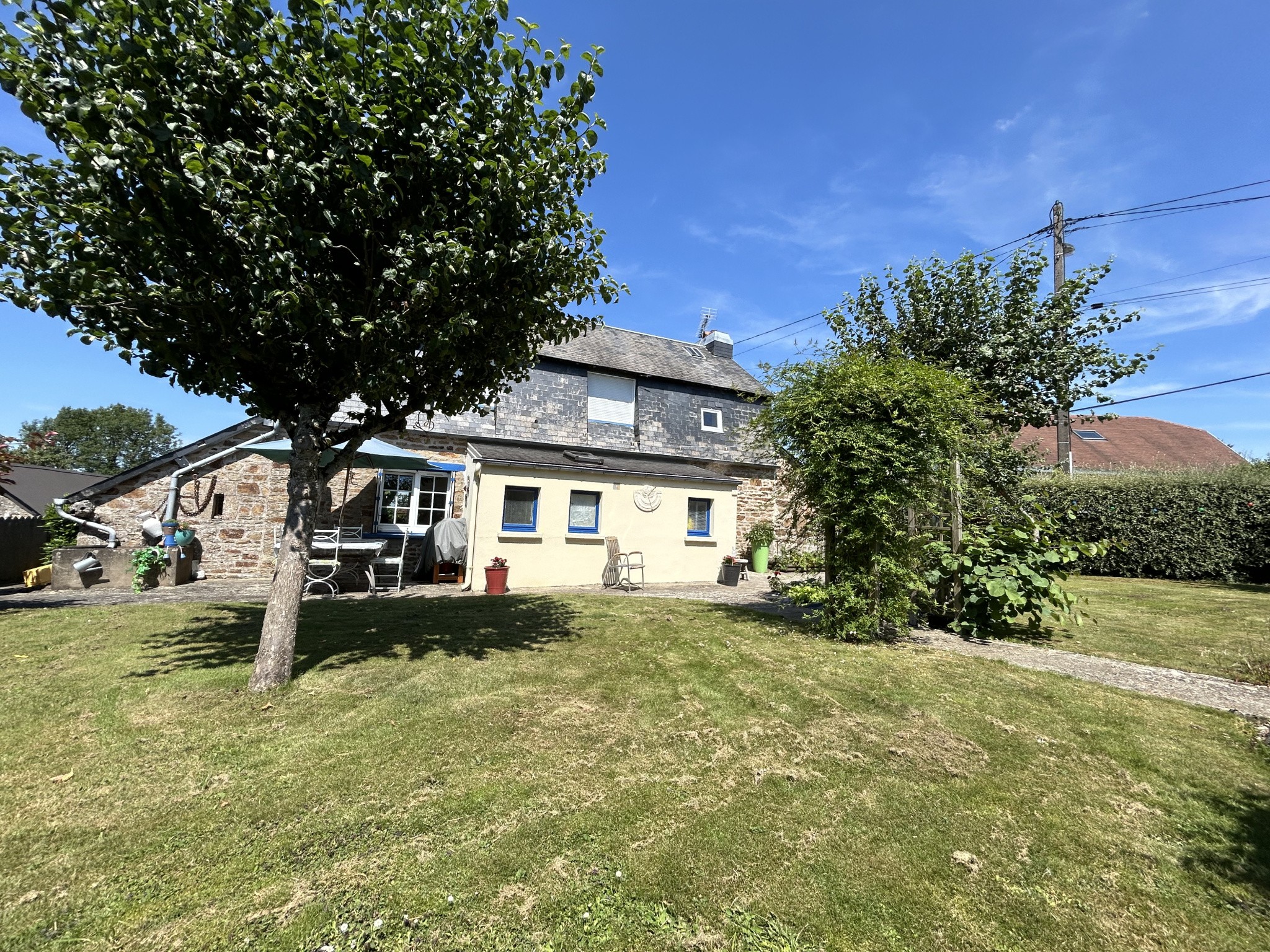 Maison à vendre à Vire, 30 m², 5 pièces – photo 2 sur 12