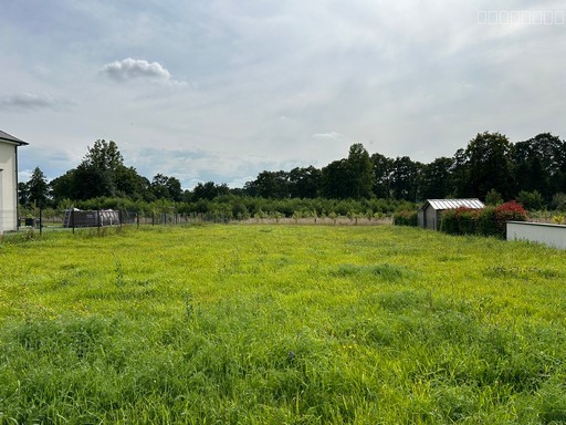 Bien immobilier à vendre à Vire, 1 226 m² – photo 1 sur 2