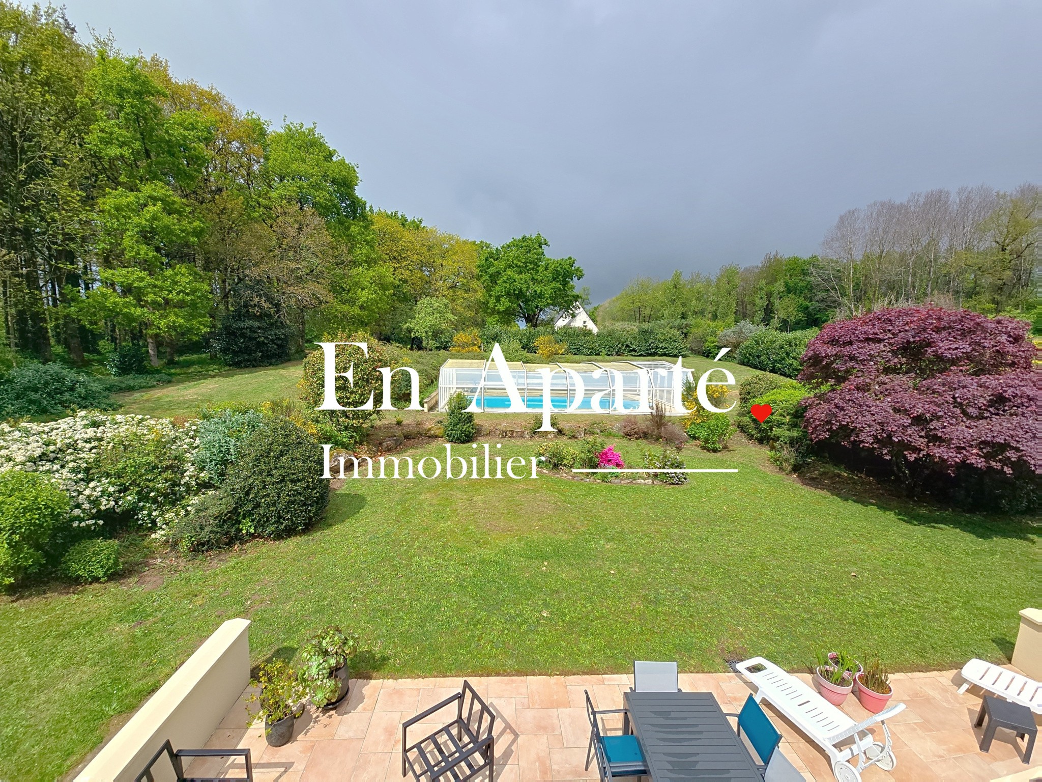 Bien immobilier à vendre à Jullouville, 150 m², 6 pièces – photo 1 sur 11