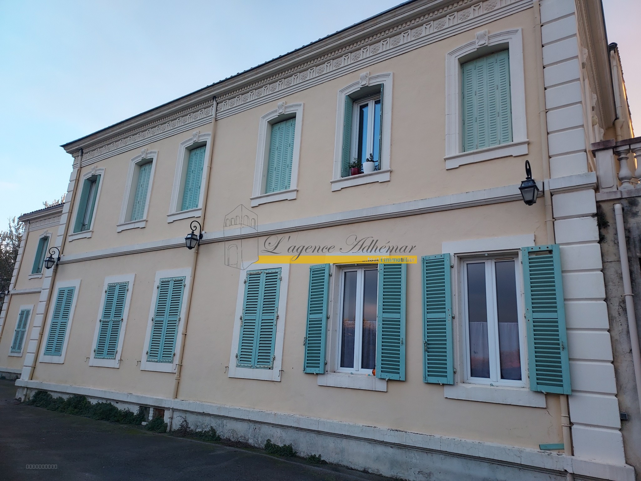 Immeuble à vendre à Viviers, 342 m², 19 pièces – photo 2 sur 11