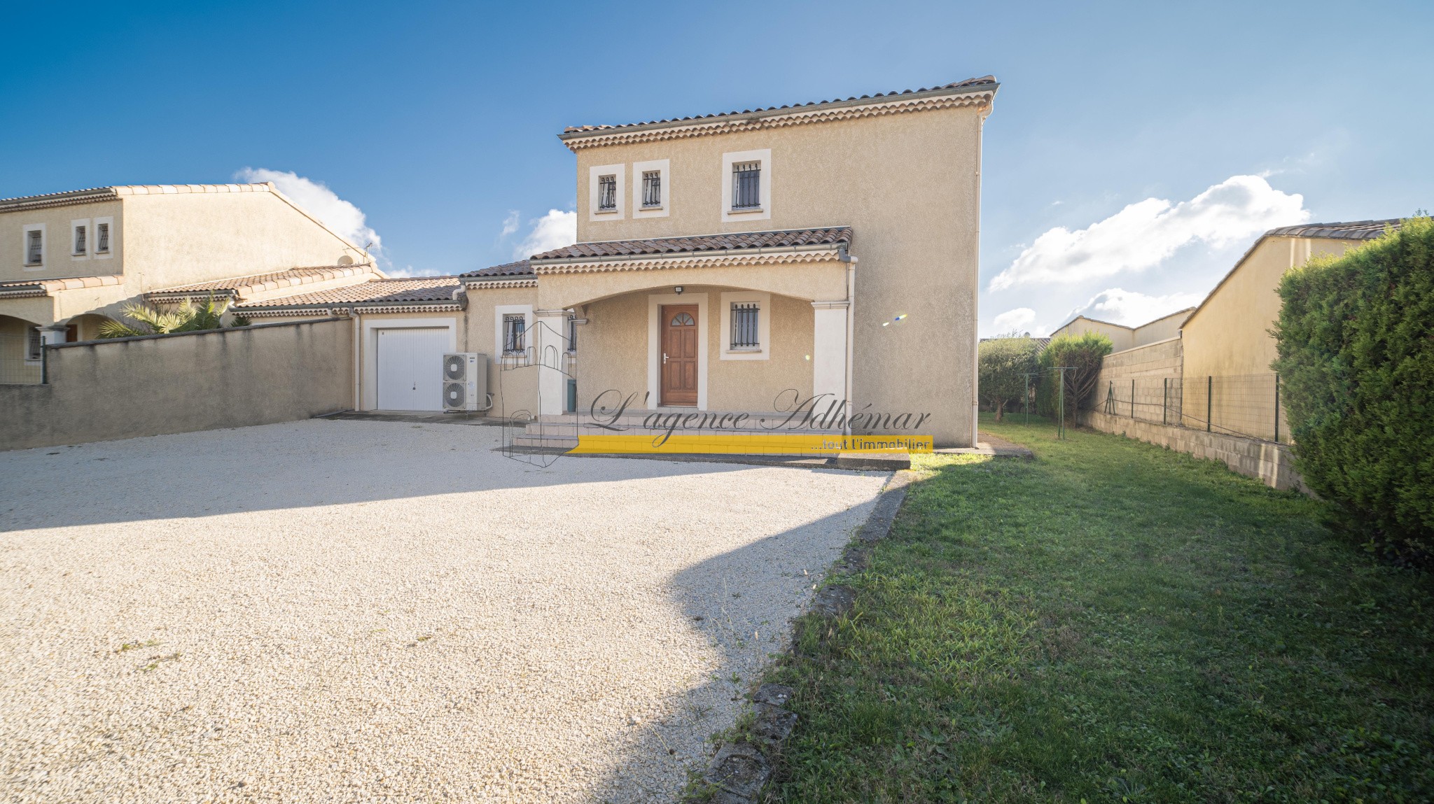 Maison à vendre à Mirmande, 193,6 m², 7 pièces – photo 2 sur 9