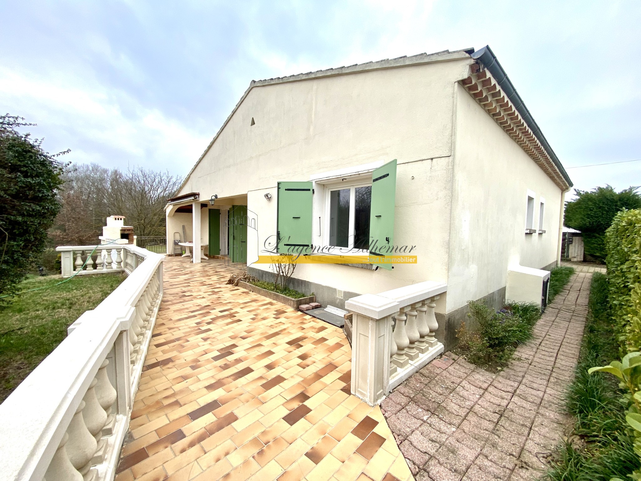 Maison à PUYGIRON, 4 pièces, 3 chambres, terrain. — photo 1