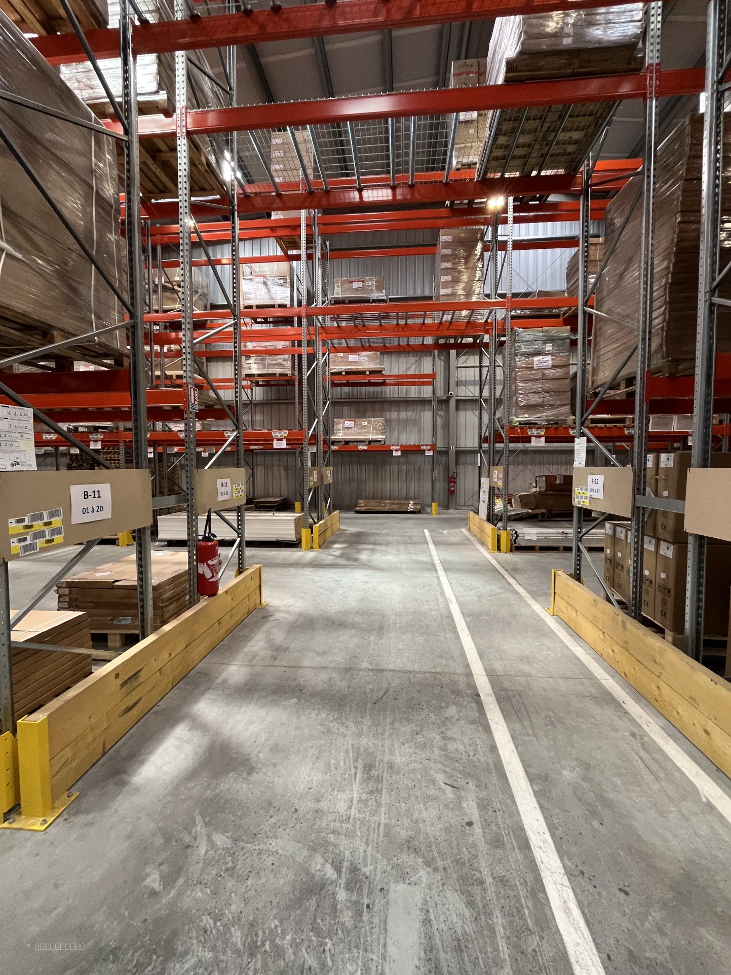 Entrepôt à louer à La rochelle, 2 095 m² – photo 2 sur 2