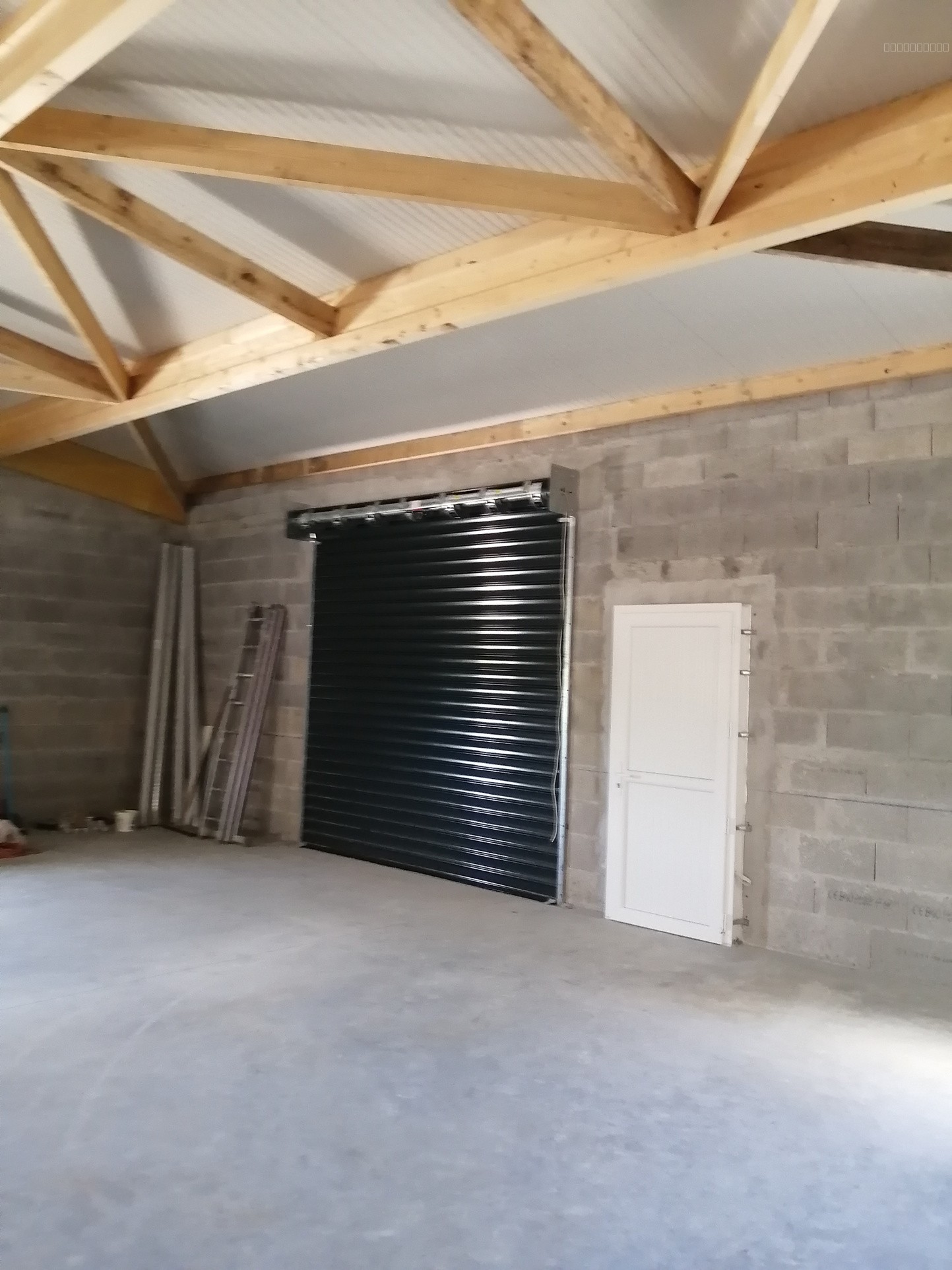 Entrepôt à louer à St vivien, 197 m² – photo 1 sur 2