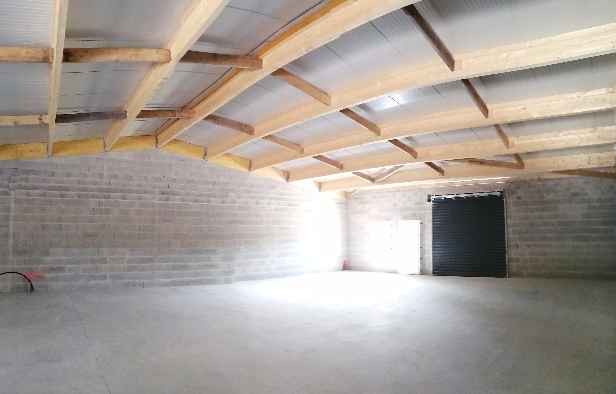 Entrepôt à louer à St vivien, 197 m² – photo 2 sur 2